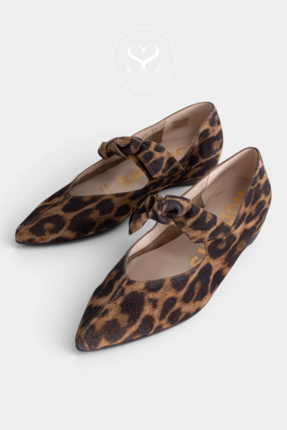 Wonders Leopard Print Pointed Toe Pumps - A-3840