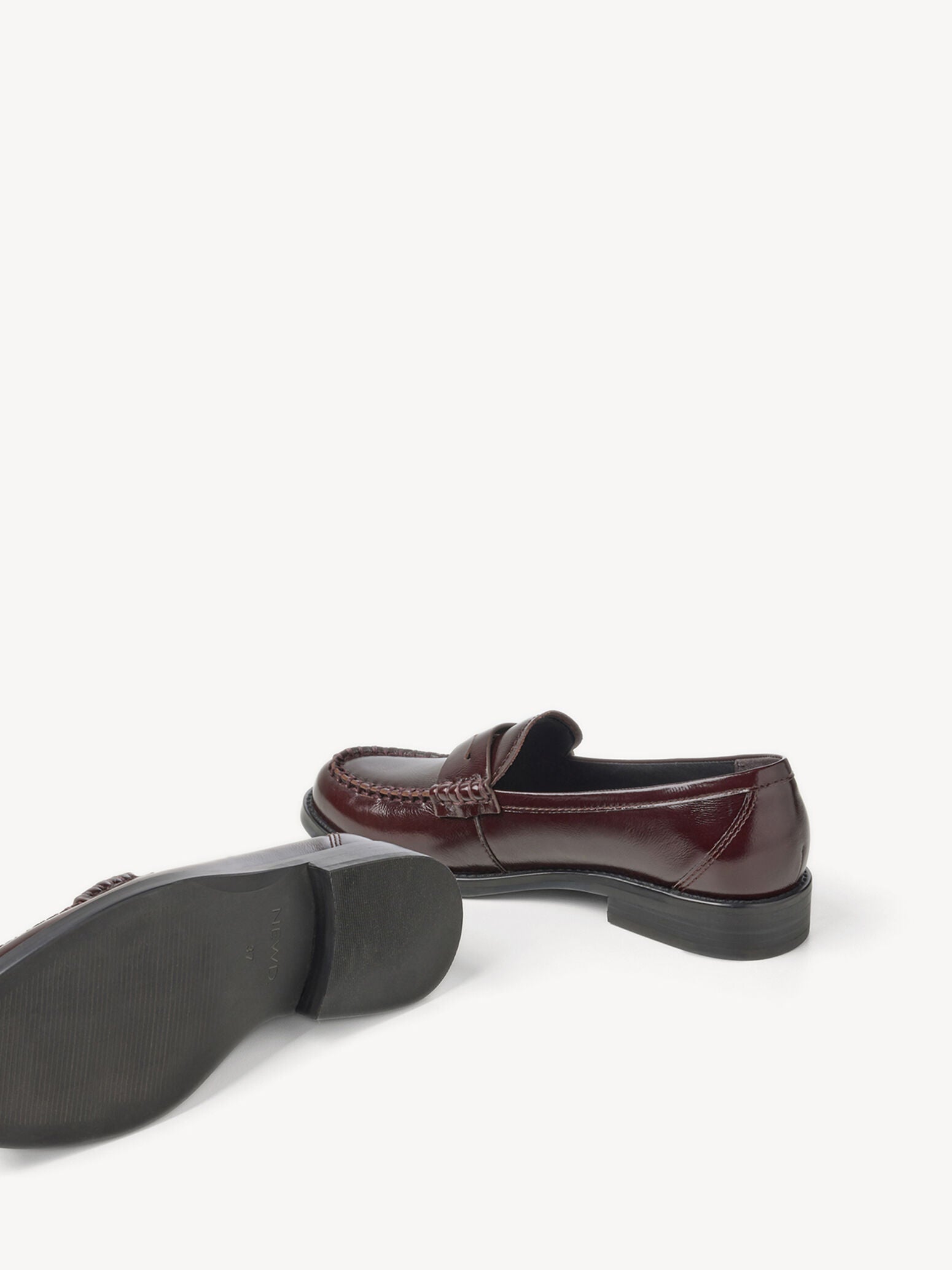 TAMARIS BURGUNDY LEATHER LOW HEEL LOAFERS 1-24326-43