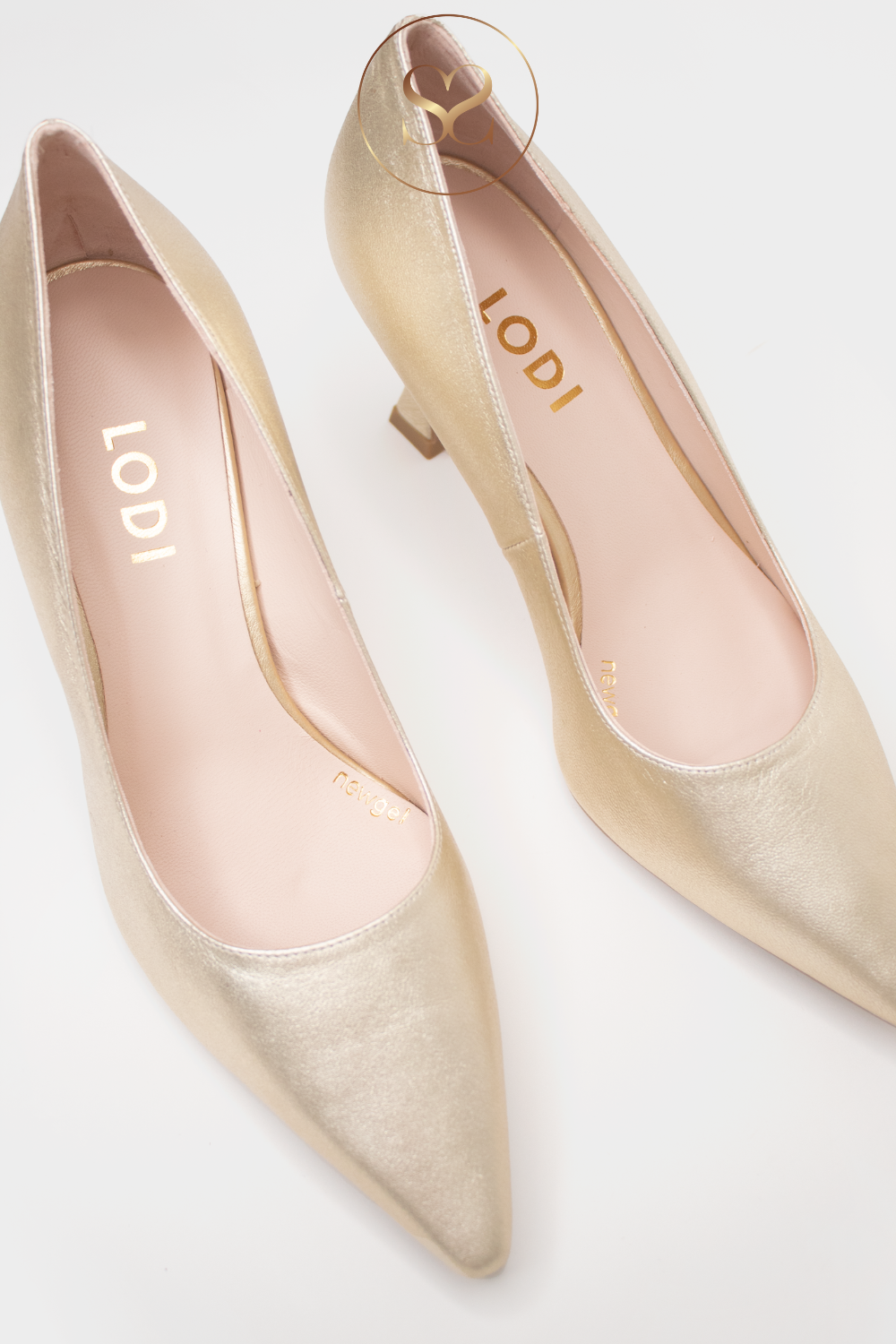 LODI JONA GOLD LEATHER MID-HEEL COURT SHOES / HEELS