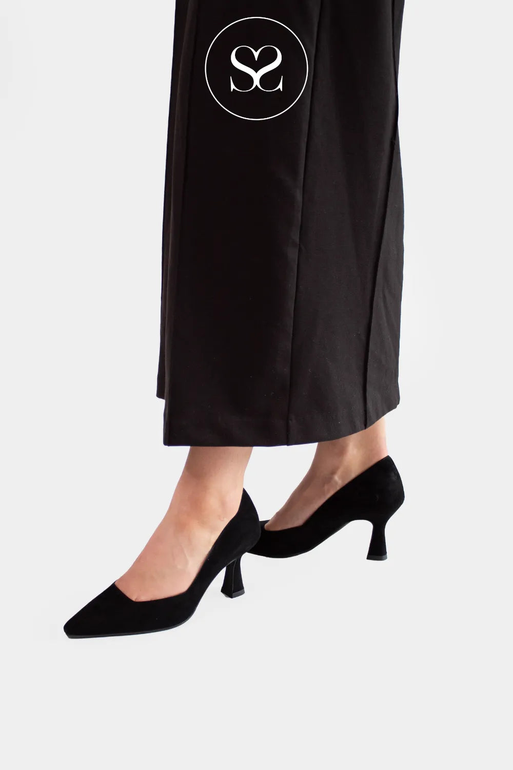 LODI Black suede leather lined court shoes with gel insole GENIUS