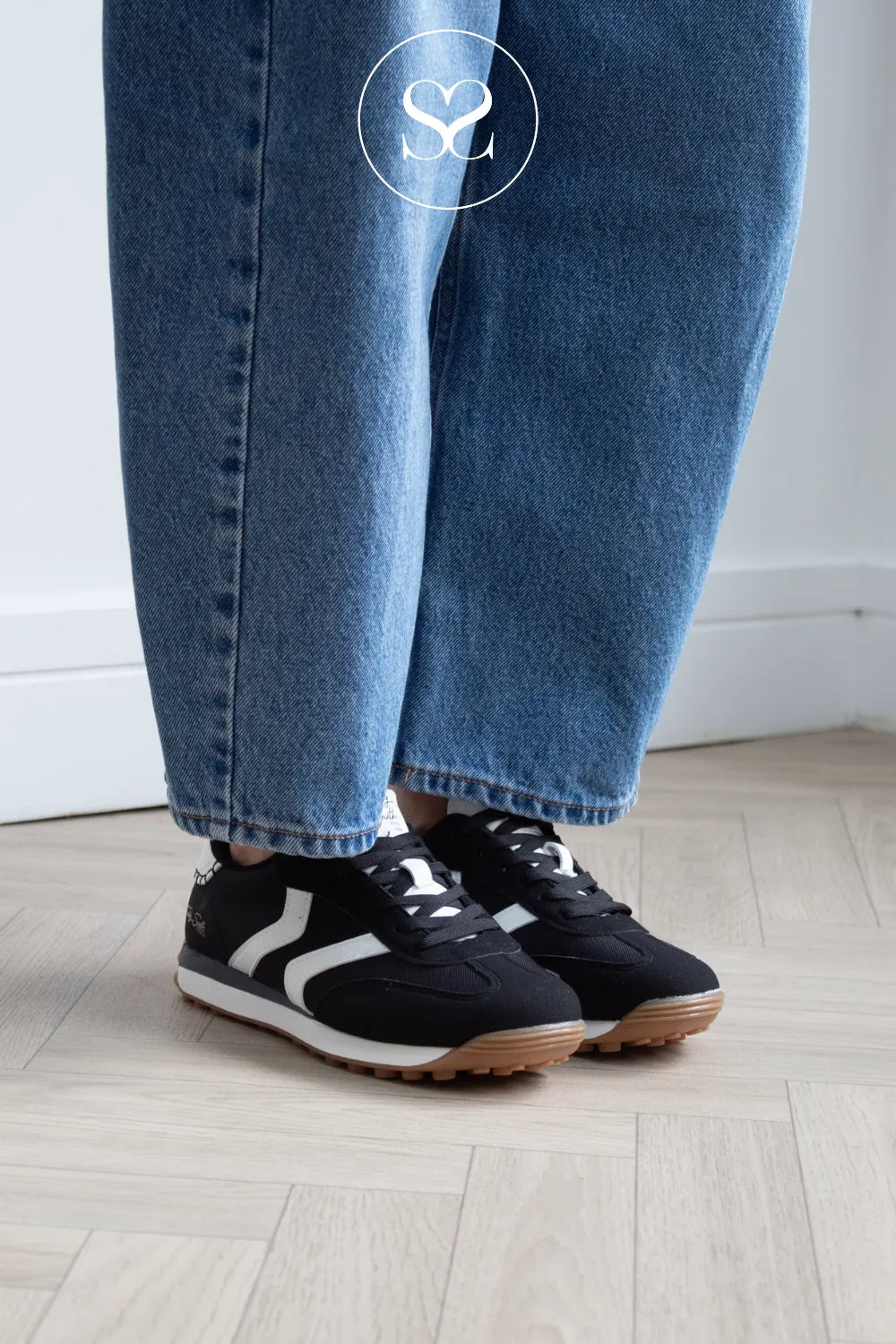 Teddy Smith Black and White Sporty Retro Trainers - 121138 for Women - ireland