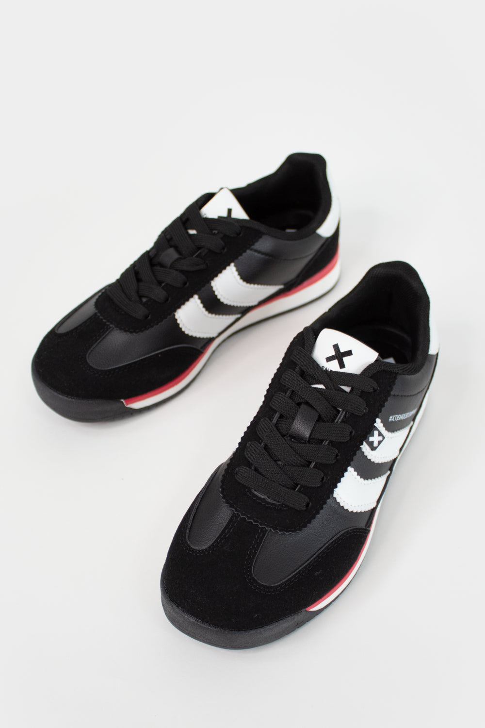 BLACK 144587 XTI RETRO STYLE TRAINER 