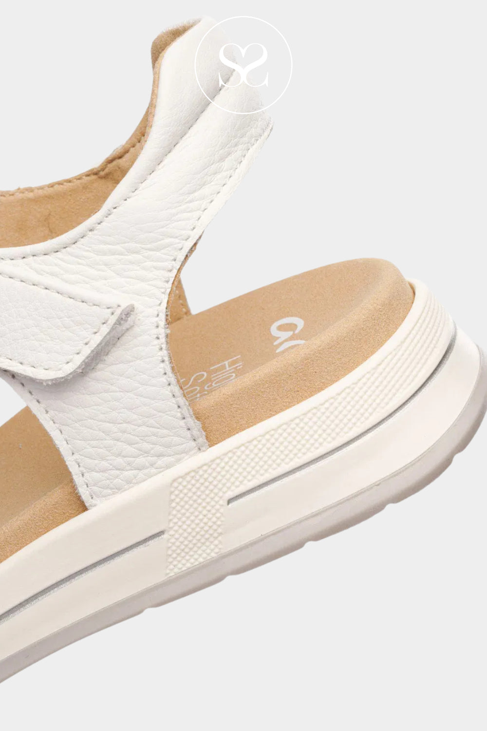 Ara Off-White comfortable leather Sandals.