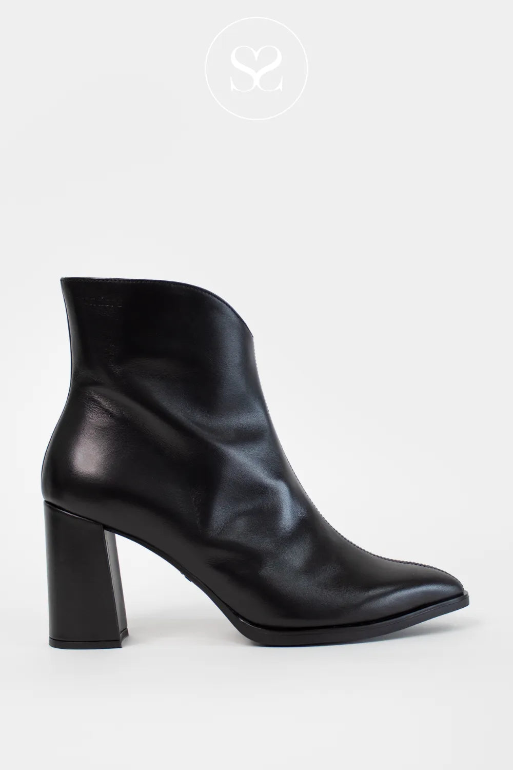 WONDERS BLACK POINTED TOE HIGH HEELED ANKLE BOOTS M-5430
