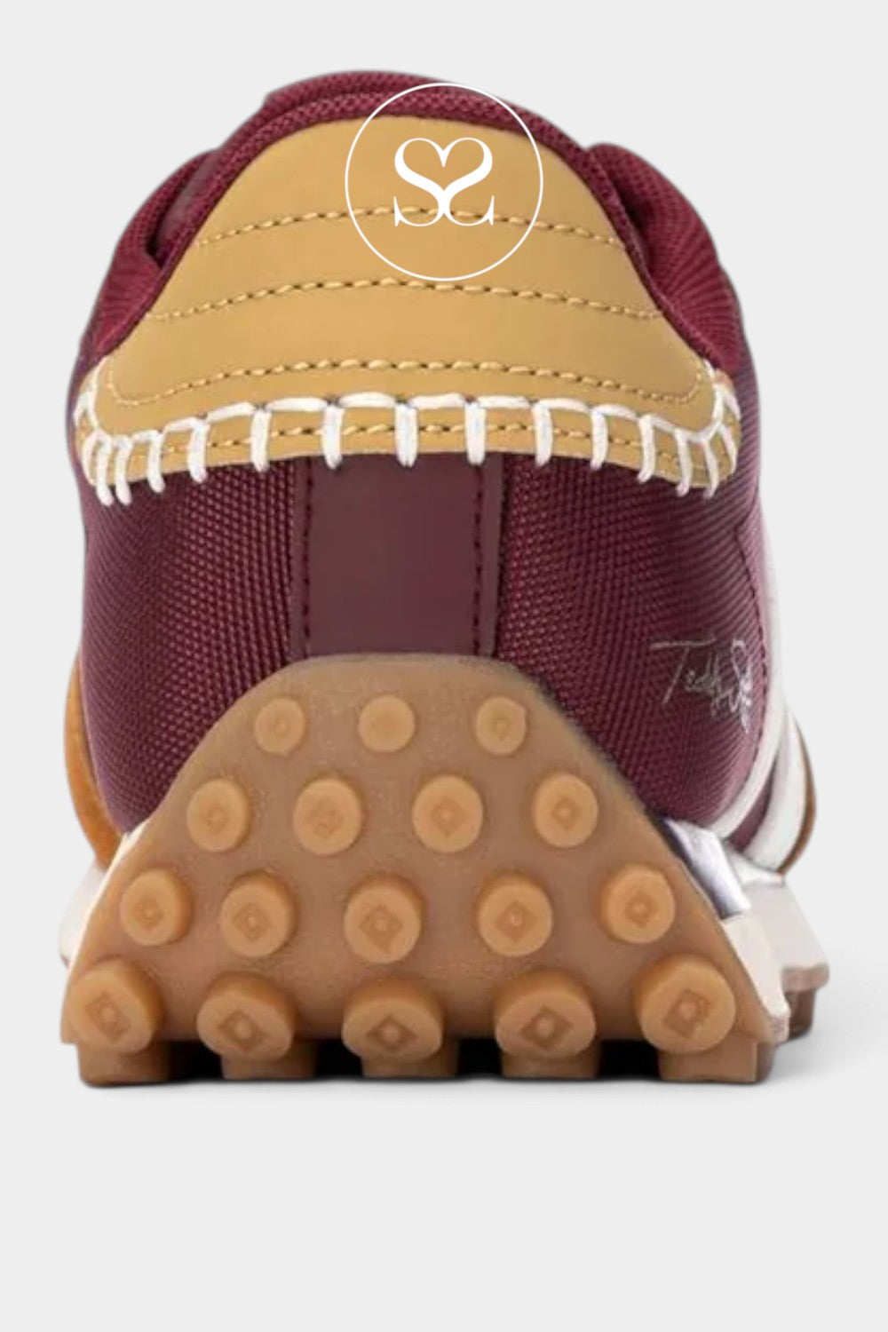 Sporty trainers in burgundy and camel with white stripes and rubber sole