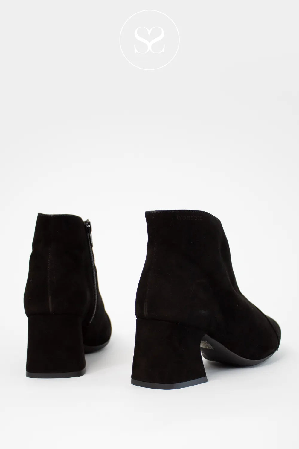 WONDERS BLACK SUEDE POINTED TOE WESTERN STYLE ANKLE BOOTS D-2001 FOR WOMEN ADE WITH A SOFT SPANISH LEATHER INNER FOR ALL DAY COMFORT