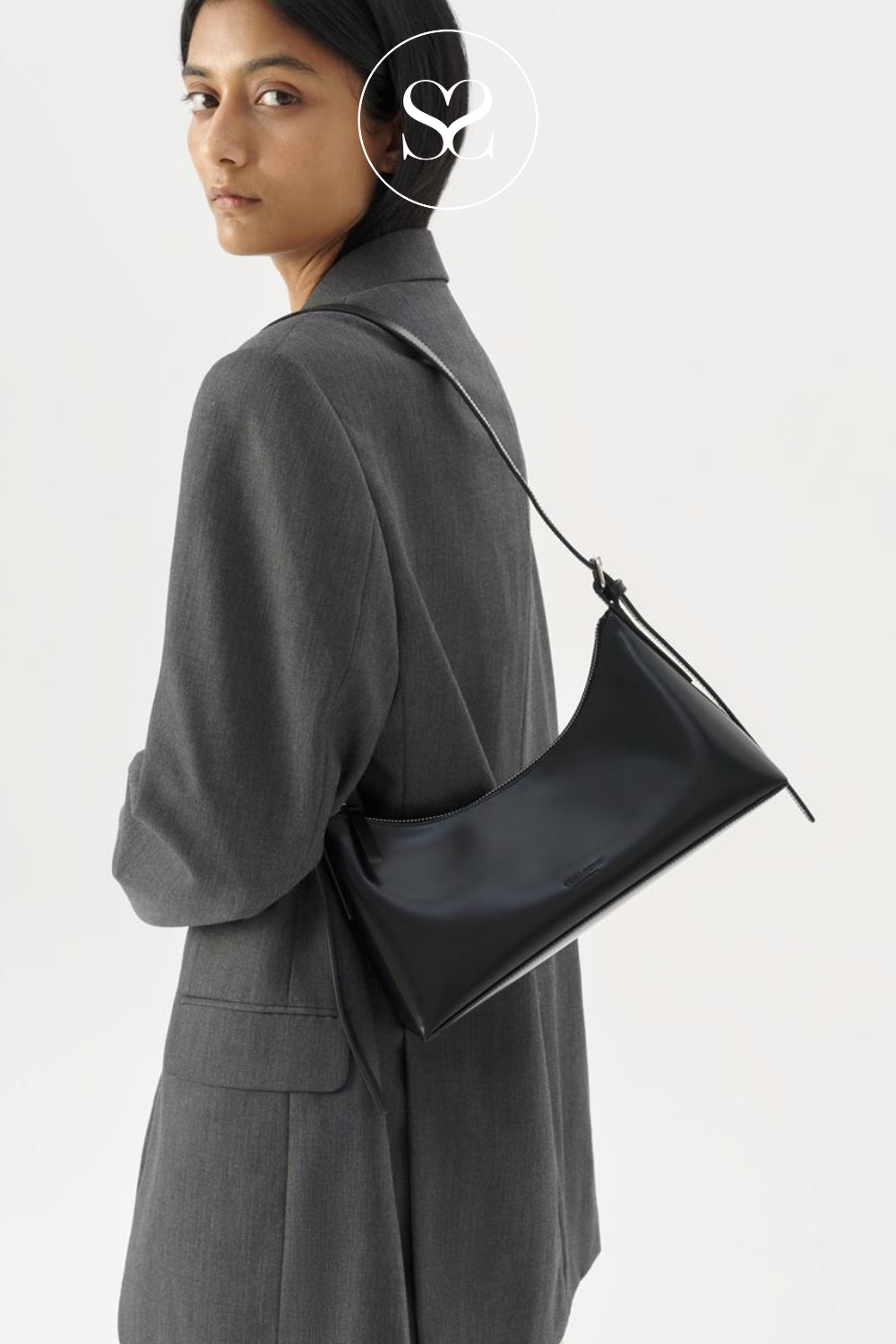 Vagabond Black Shoulder Bag Bari Mini BR01-004-20
