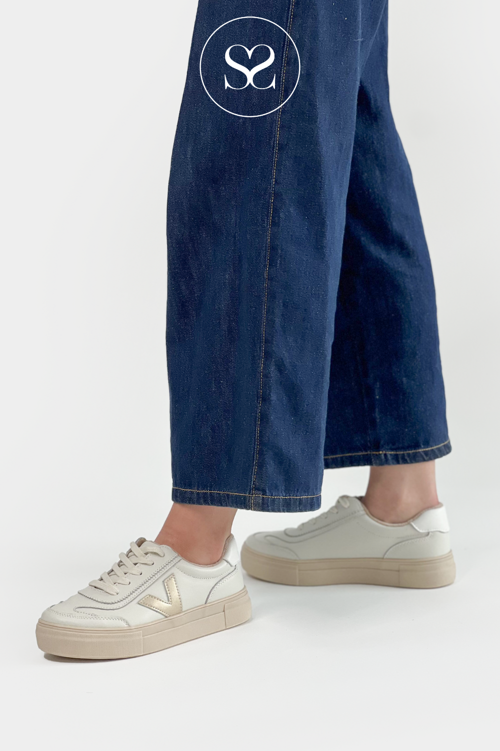 DRILLEYS GOLD/CREAM (IRISH CREAM) EIGHTY LIGHTWEIGHT FLATFORM TRAINERS WITH LACE-UP FRONT AND REMOVABLE AND CUSHIONED INSOLE FOR EXTRA COMFORT