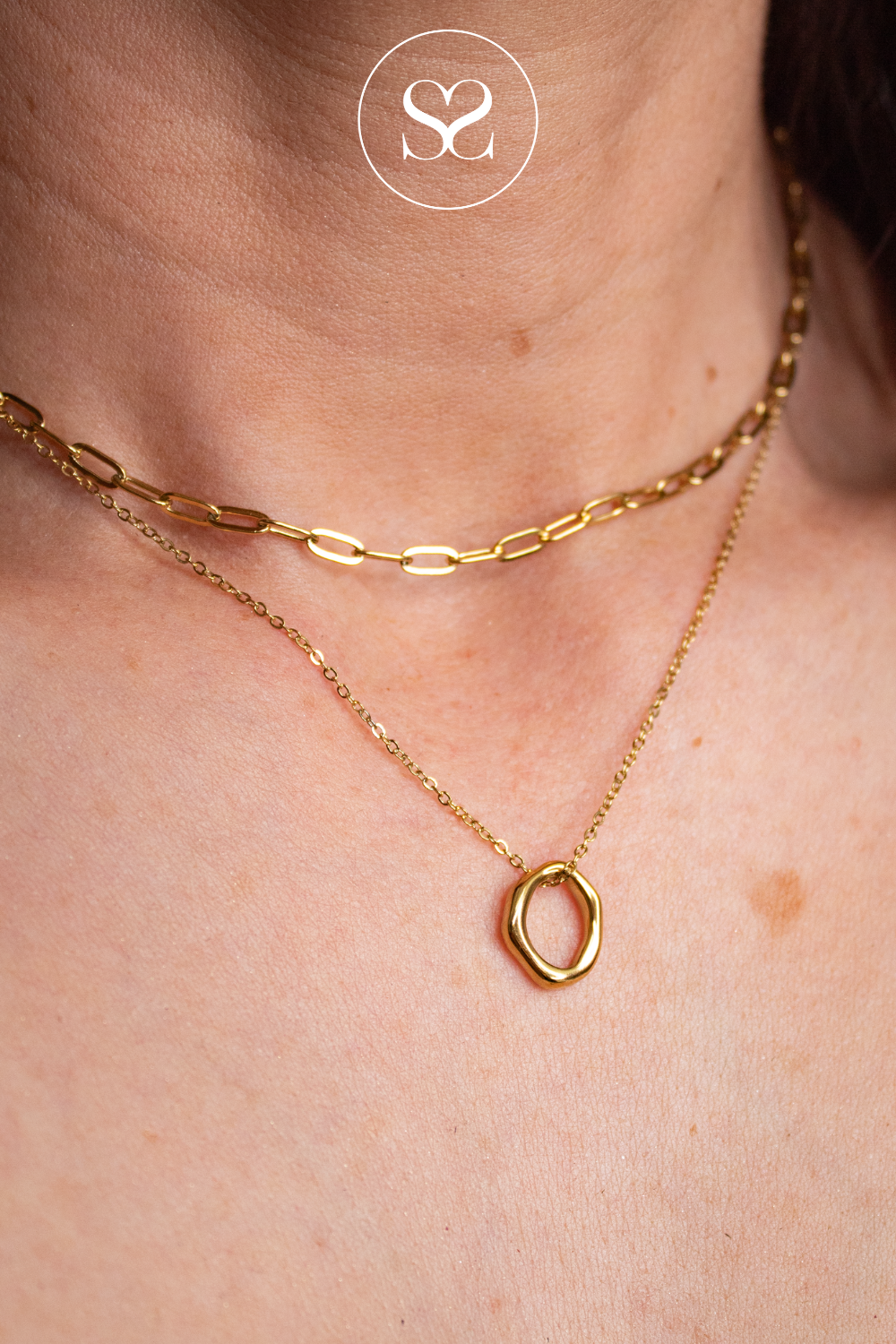 EMMY 03S GOLD CHAIN LINK NECKLACE WITH MODERN HOOP DETAIL