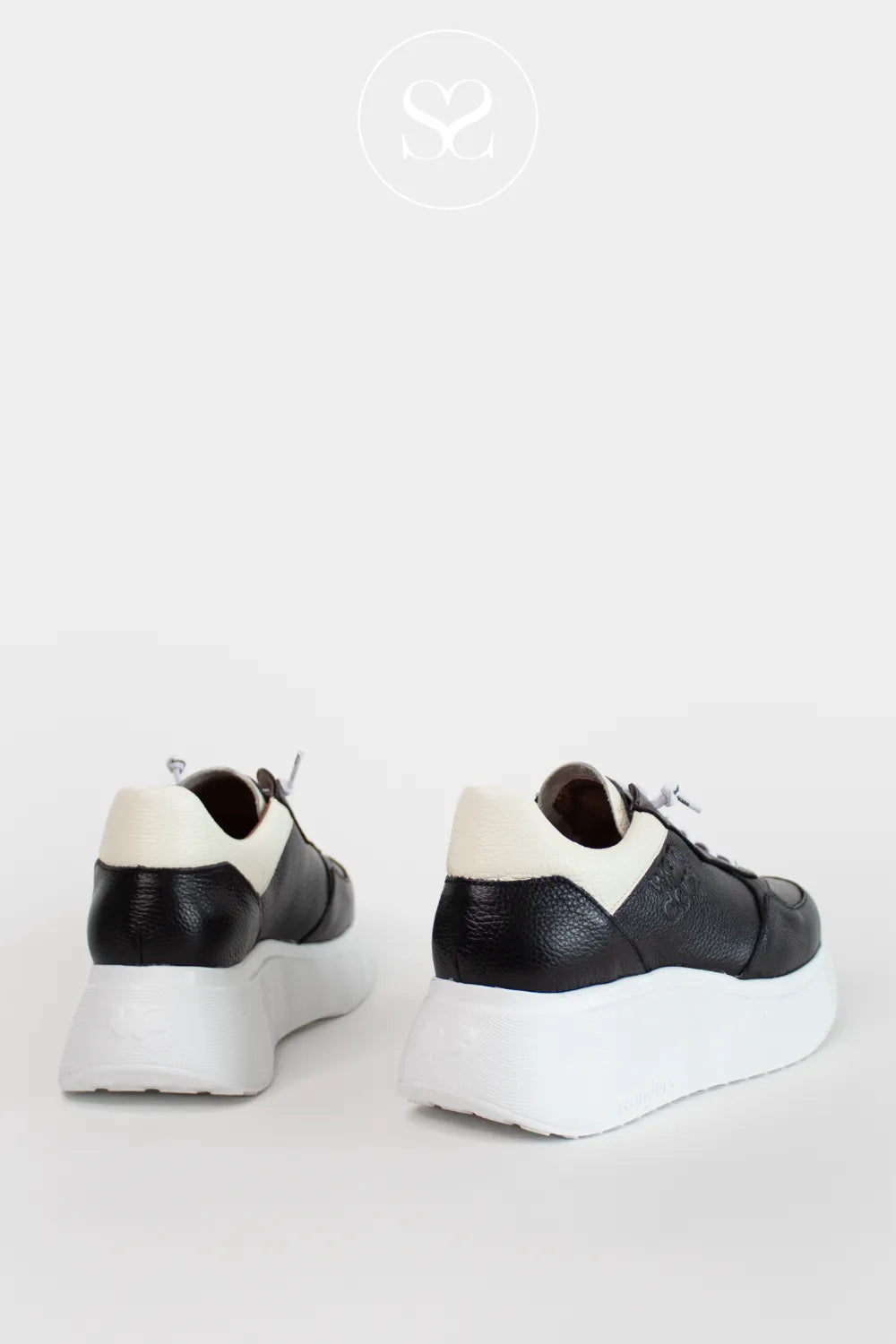 WONDERS BLACK LEATHER TRAINERS WITH CHUNKY WHITE SOLE BUILT WITH WONDERSFLY TECHNOLOGY