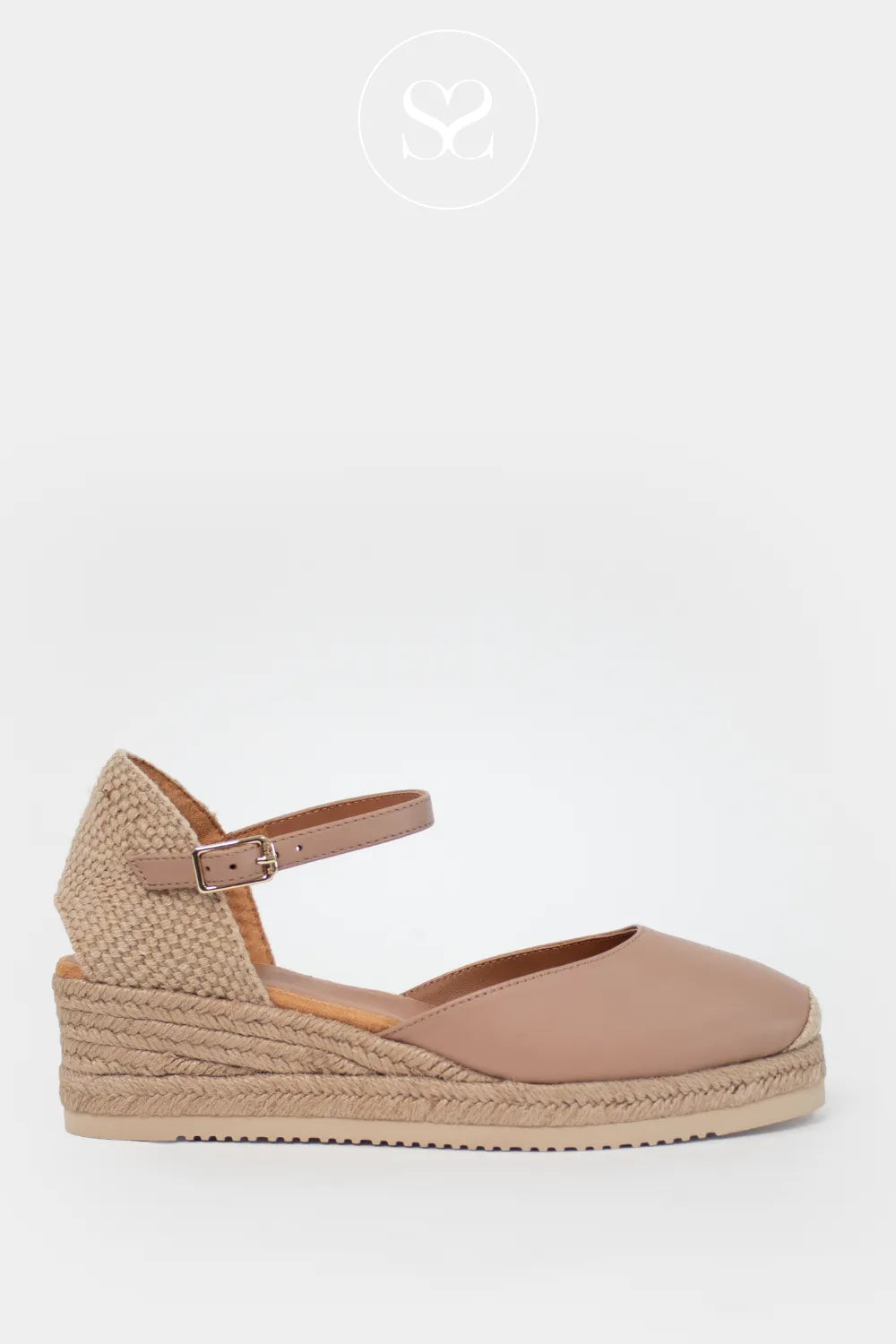 Unisa Cisca nude leather round closed toe espadrille with adjustable ankle strap and jite sole. Smart casual closed toe sandals. 