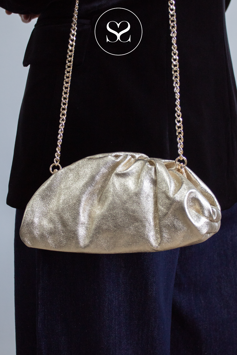 Sheneil Gold small Leather Slouch Clutch Bag - 502320