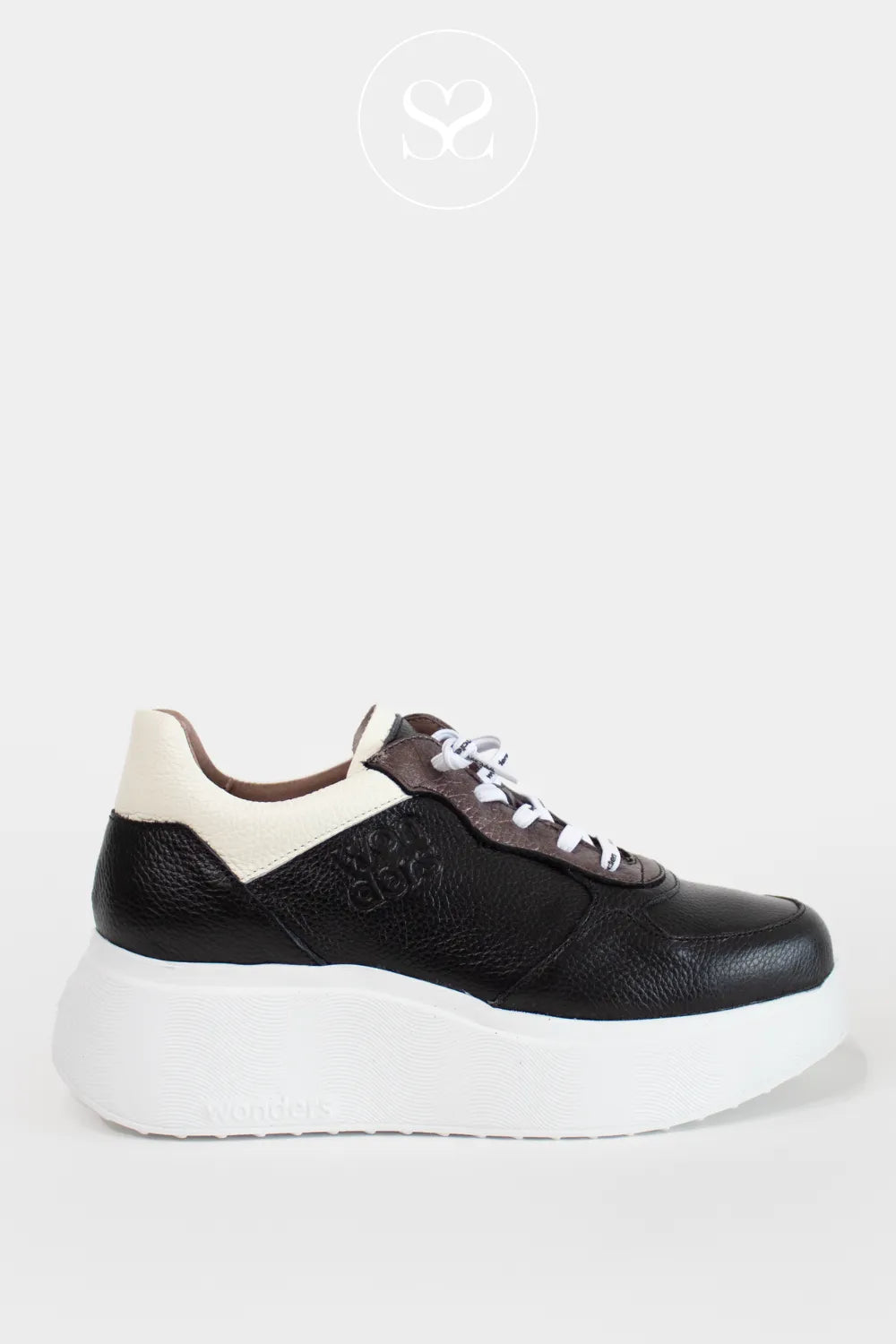 WONDERS CHUNKY PULL ON LEATHER WEDGE TRAINER WITH ELASTIC LACES A-3630