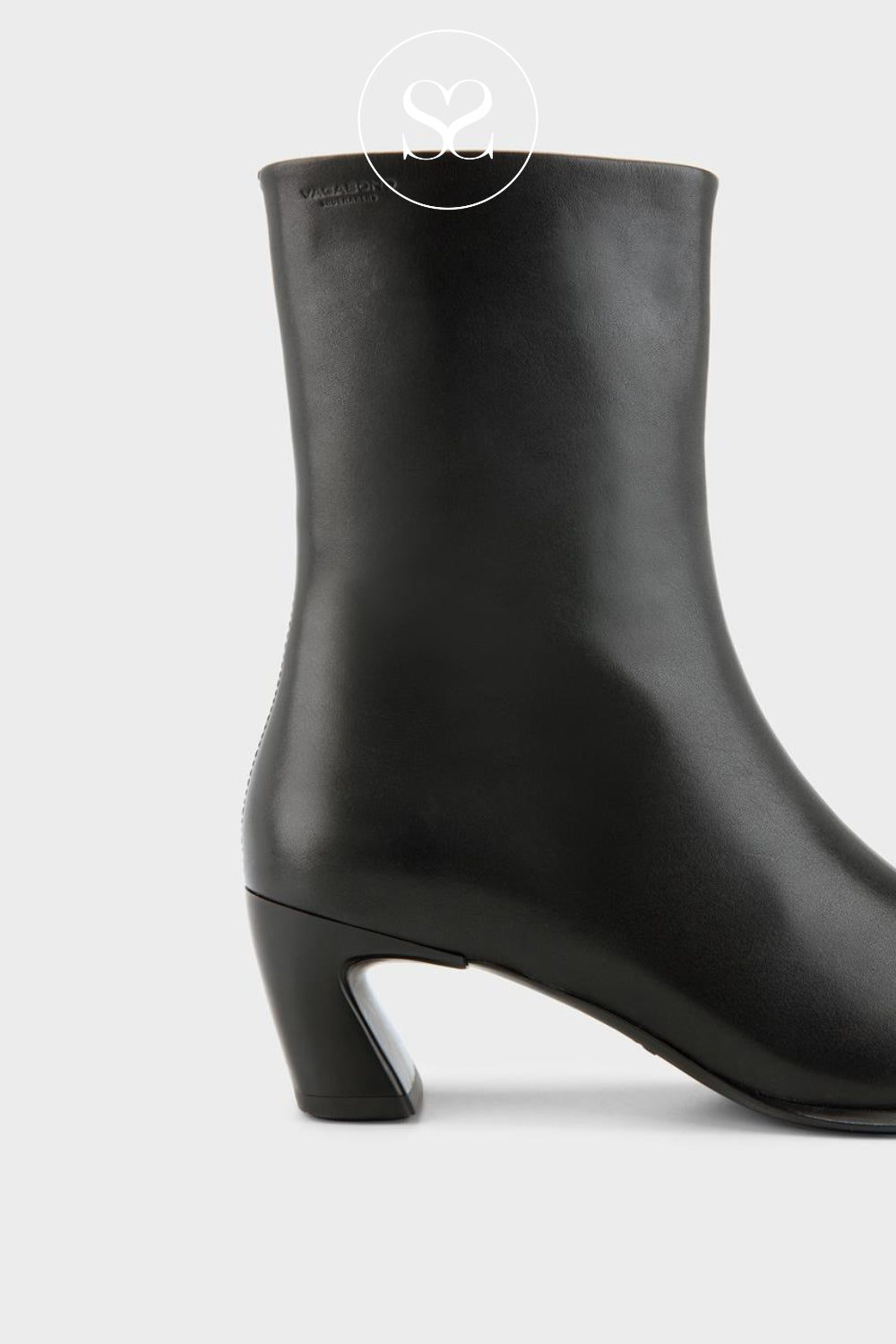 Vagabond Black Ankle Boots with a Curved Heel
