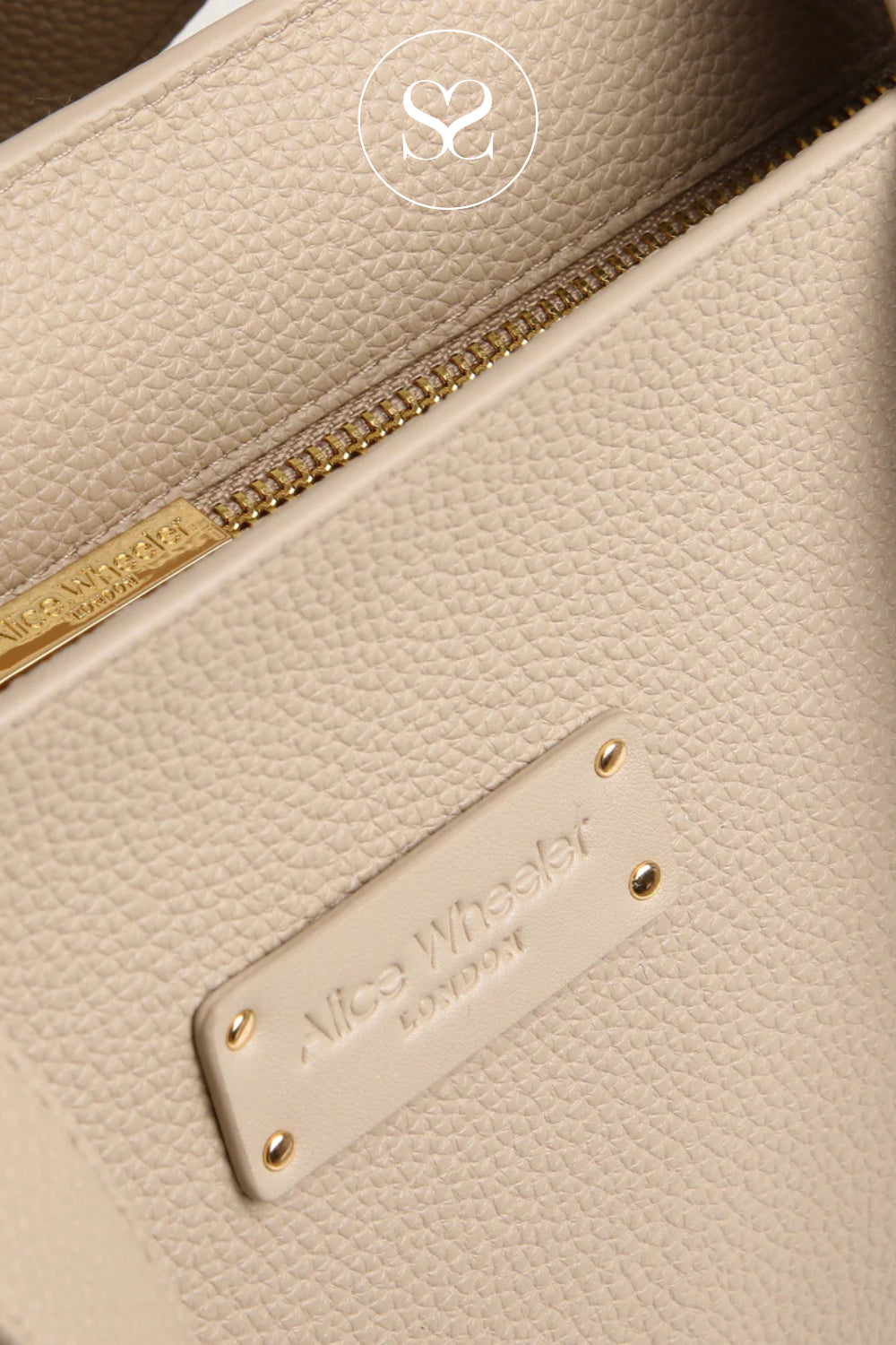 ALICE WHEELER VEGAN CREAM LEATHER BAG WITH ZIP CLOSURE- IRELAND