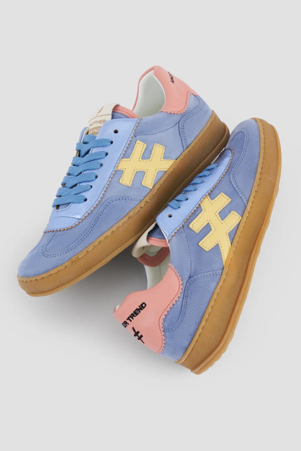 ANOTHER TREND A032 ICONIC BLUE AND BABY PINK LEATHER TRAINER