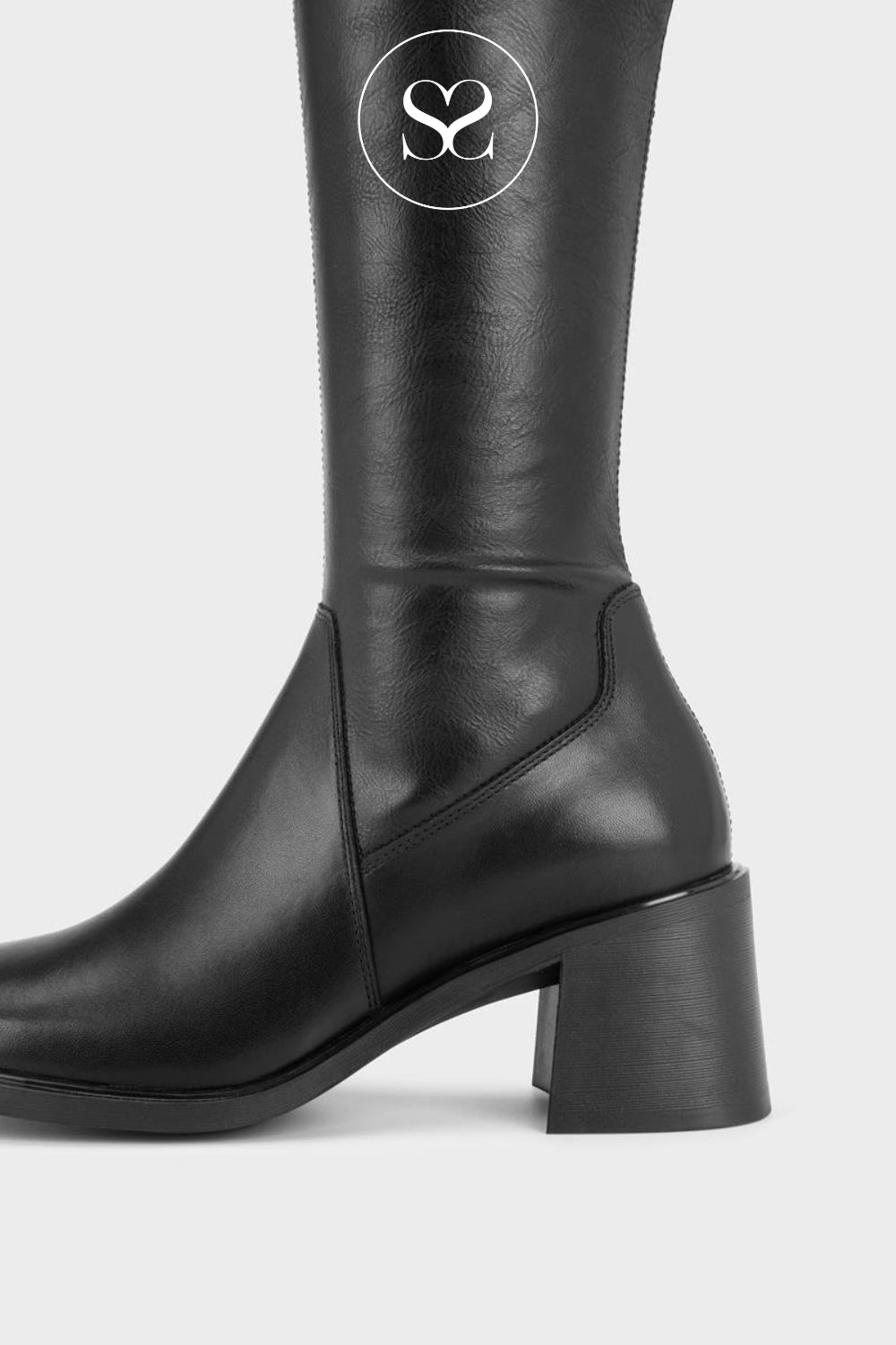 Black knee-high boot with a block heel - 6cm