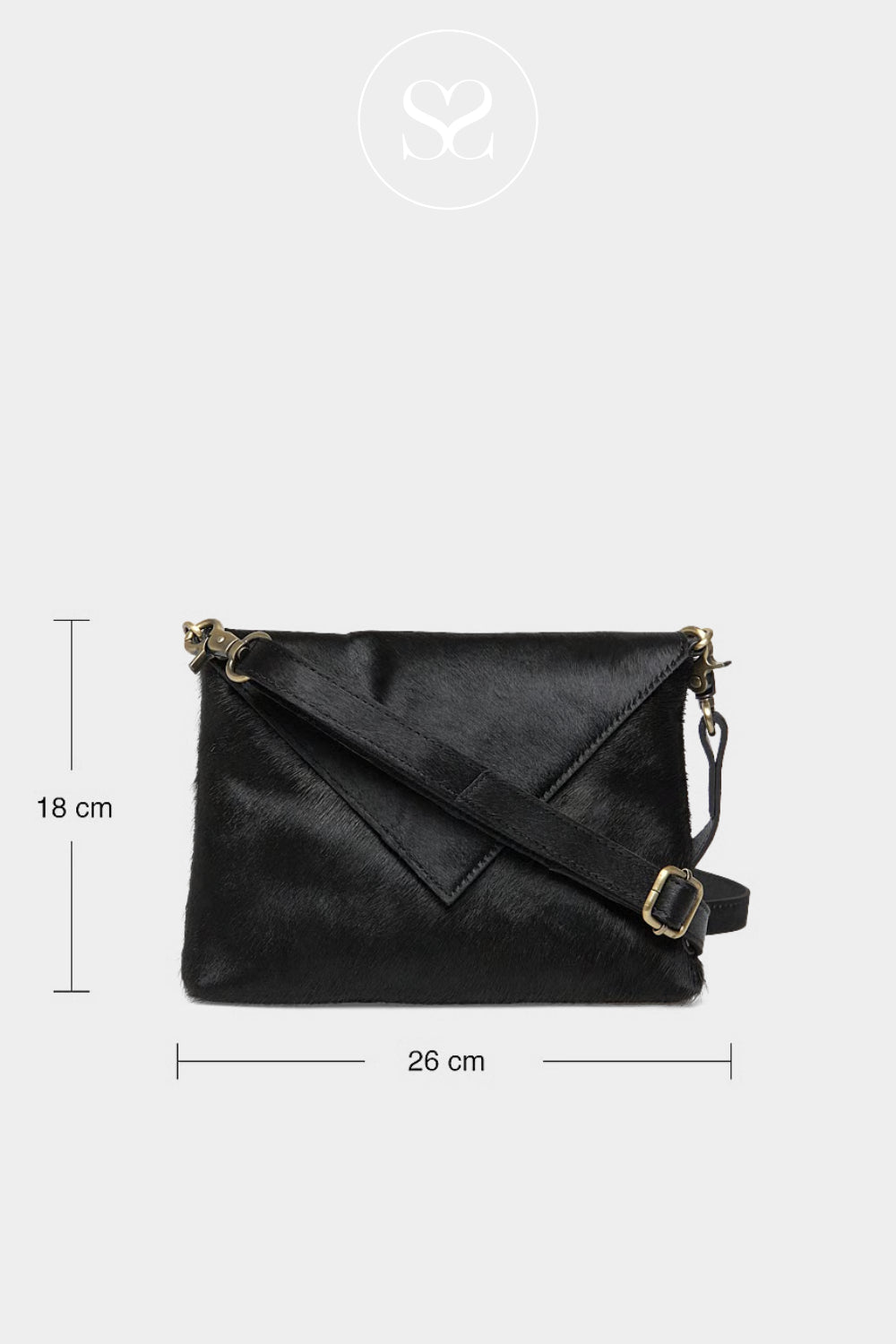 Adjustable, detachable strap offers multiple carrying options
Perfect size for phone, cards, keys and makeup
Suitable for everyday use and special occasions