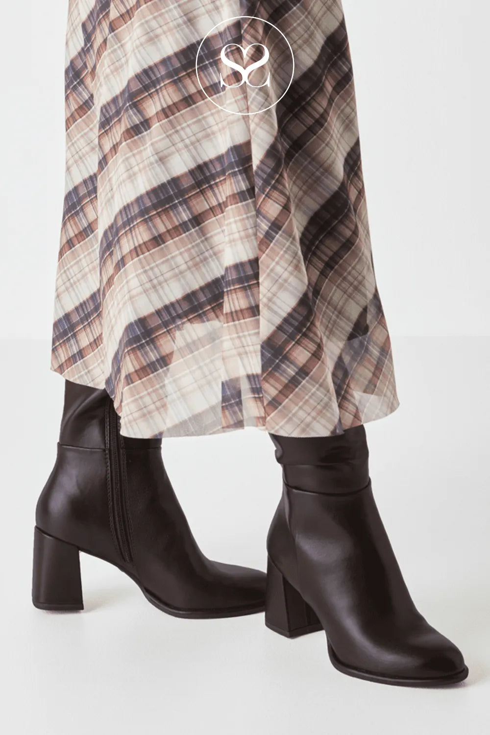TAMARIS BROWN BLOCK HEEL KNEE HIGH BOOTS - 1-25515-41