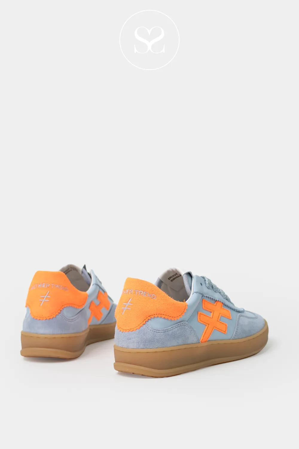 Another Trend Blue Trainers - A032-0429 for women with a low proile gum sole 