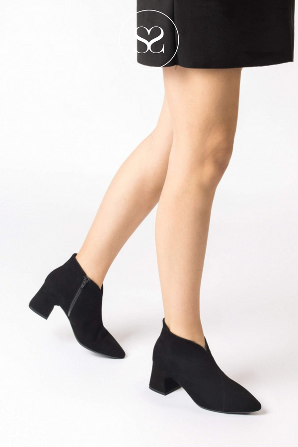 WONDERS I-9013 BLACK SUEDE ANKLE BOOTS