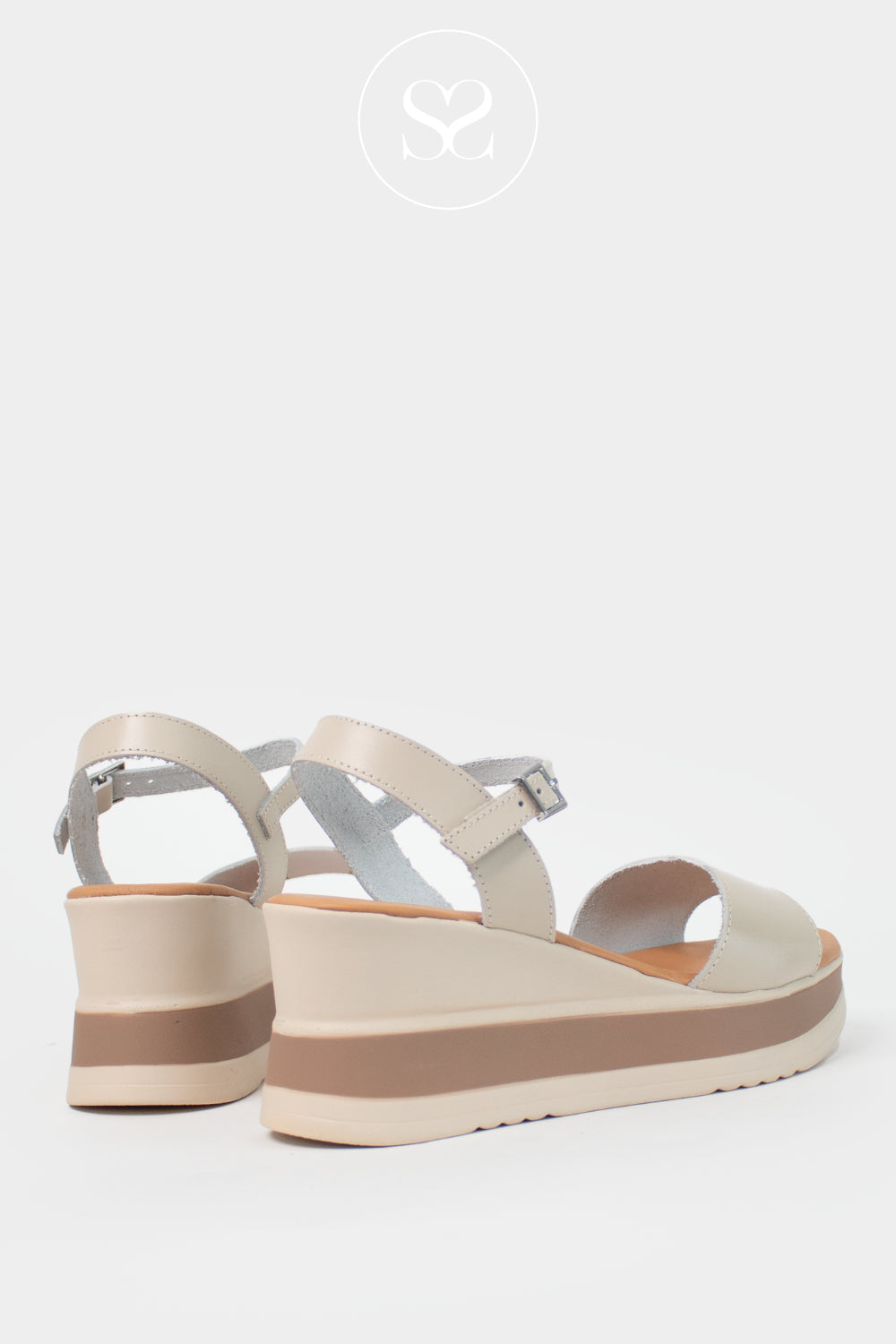 Oh My Sandals Off-White Wedge Sandals 5982