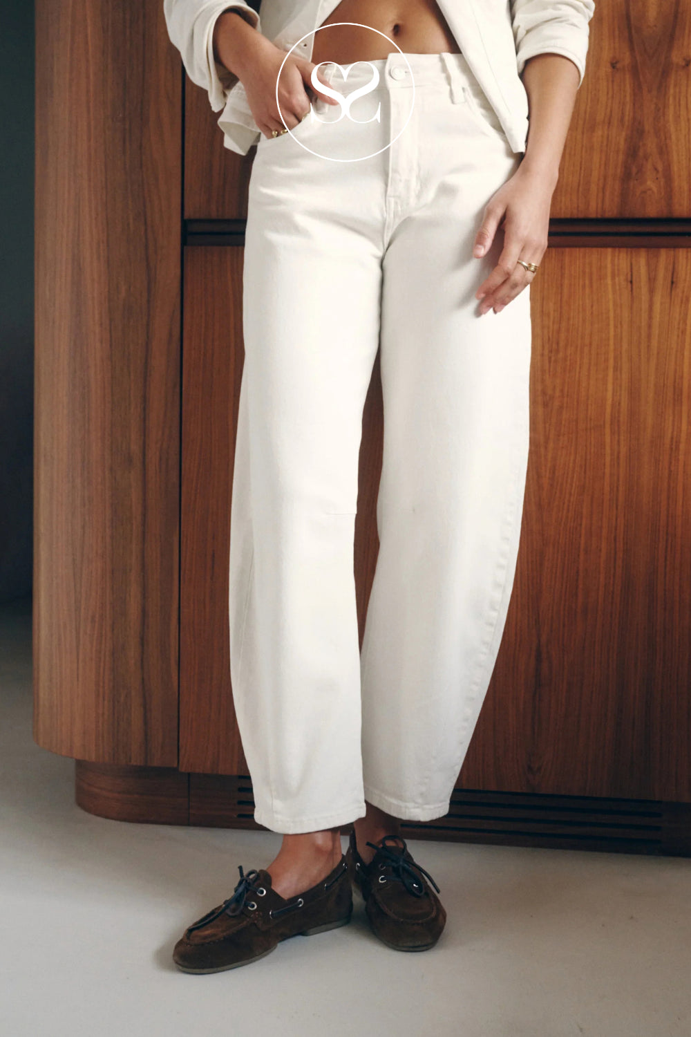 Cream Cropped Barrel Jeans — Livia