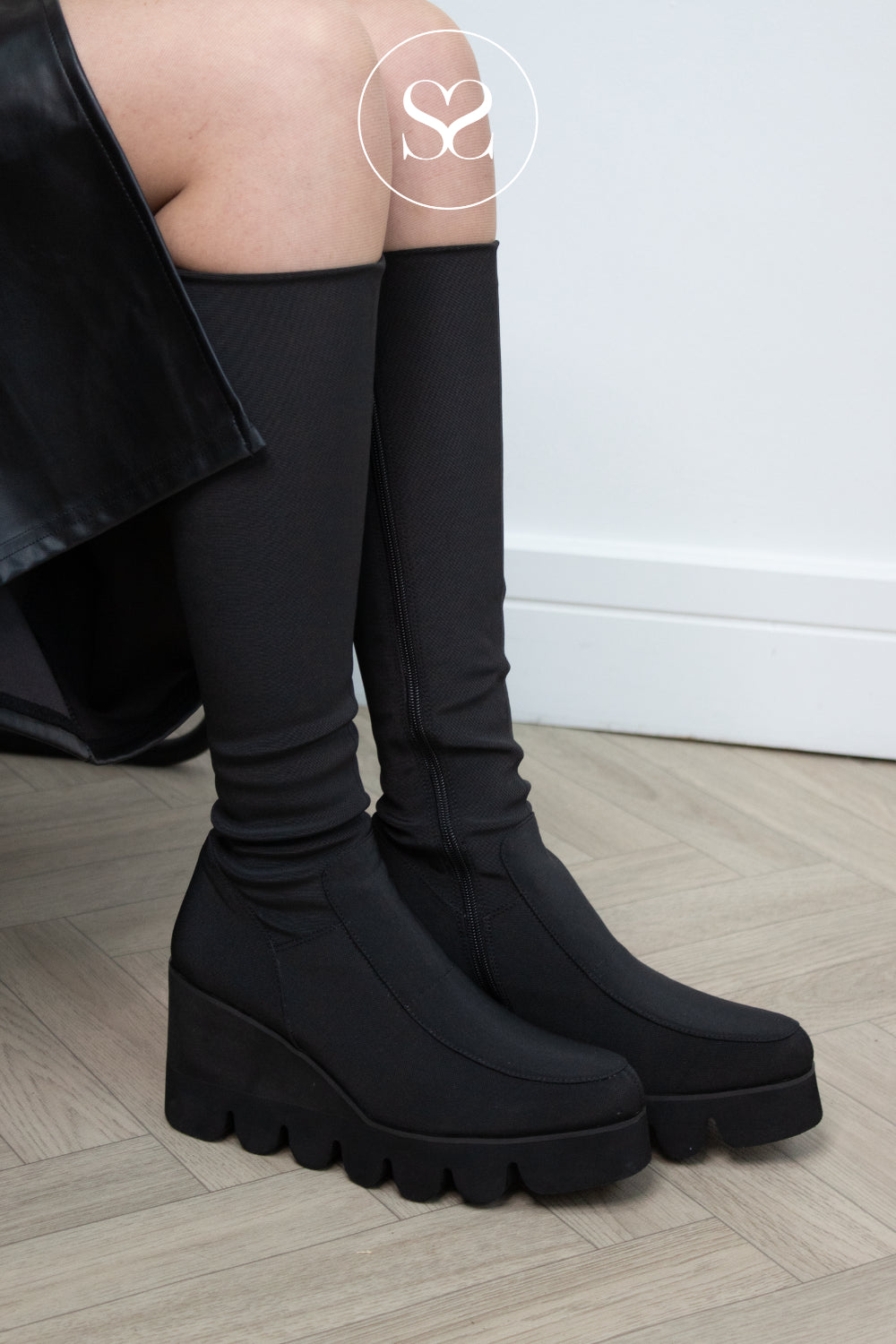 CARL SCARPA BLACK STRETCH WEDGE KNEE HIGH BOOTS - LEQUILLE