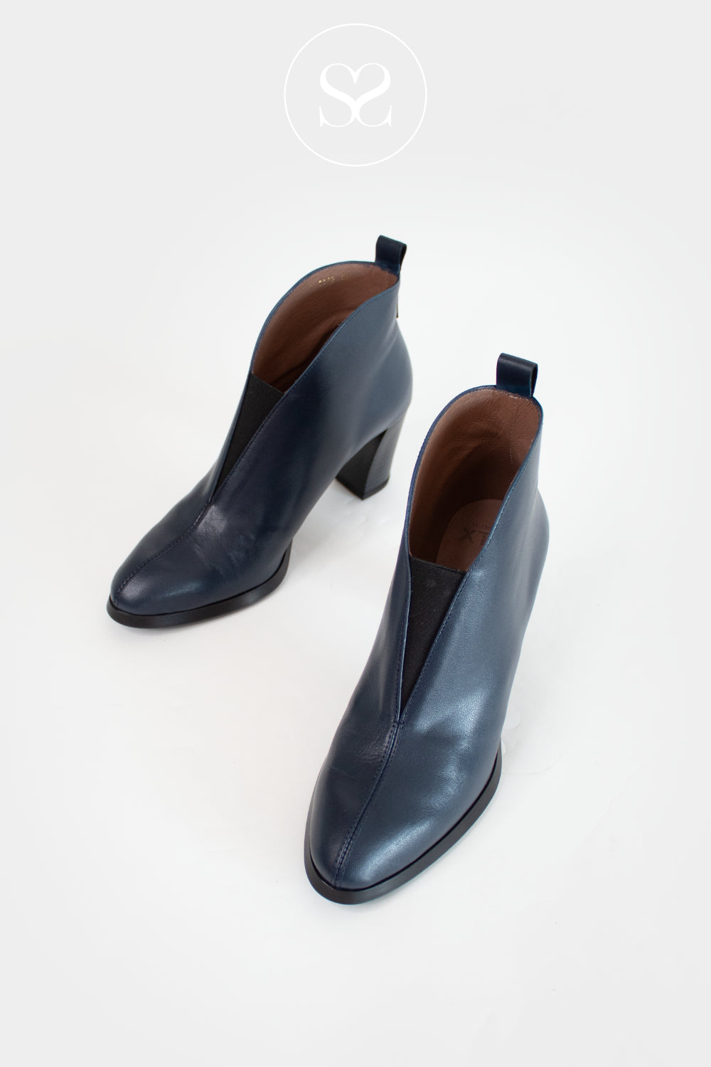 Wonders navy leather pointed toe ankle boots Ireland