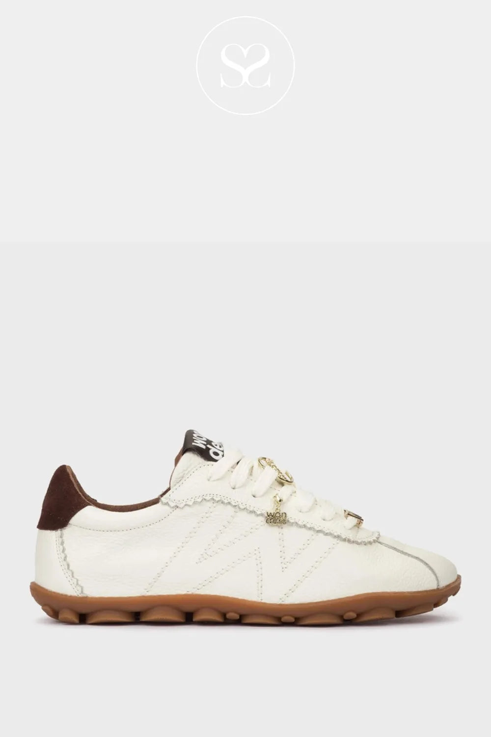 WONDERS WHITE LIGHTWEIGHT TRAINER FOR WOMEN - AP-1203 for women with gum sole
