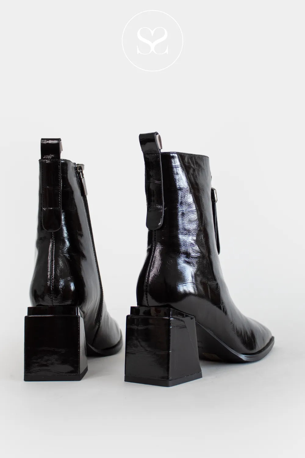 LORETTA VITALE BLACK PATENT CROC EFFECT BLOCK HEEL ANKLE BOOTS C9659 FOR WOMEN WITH PULL ON TAB DETAIL