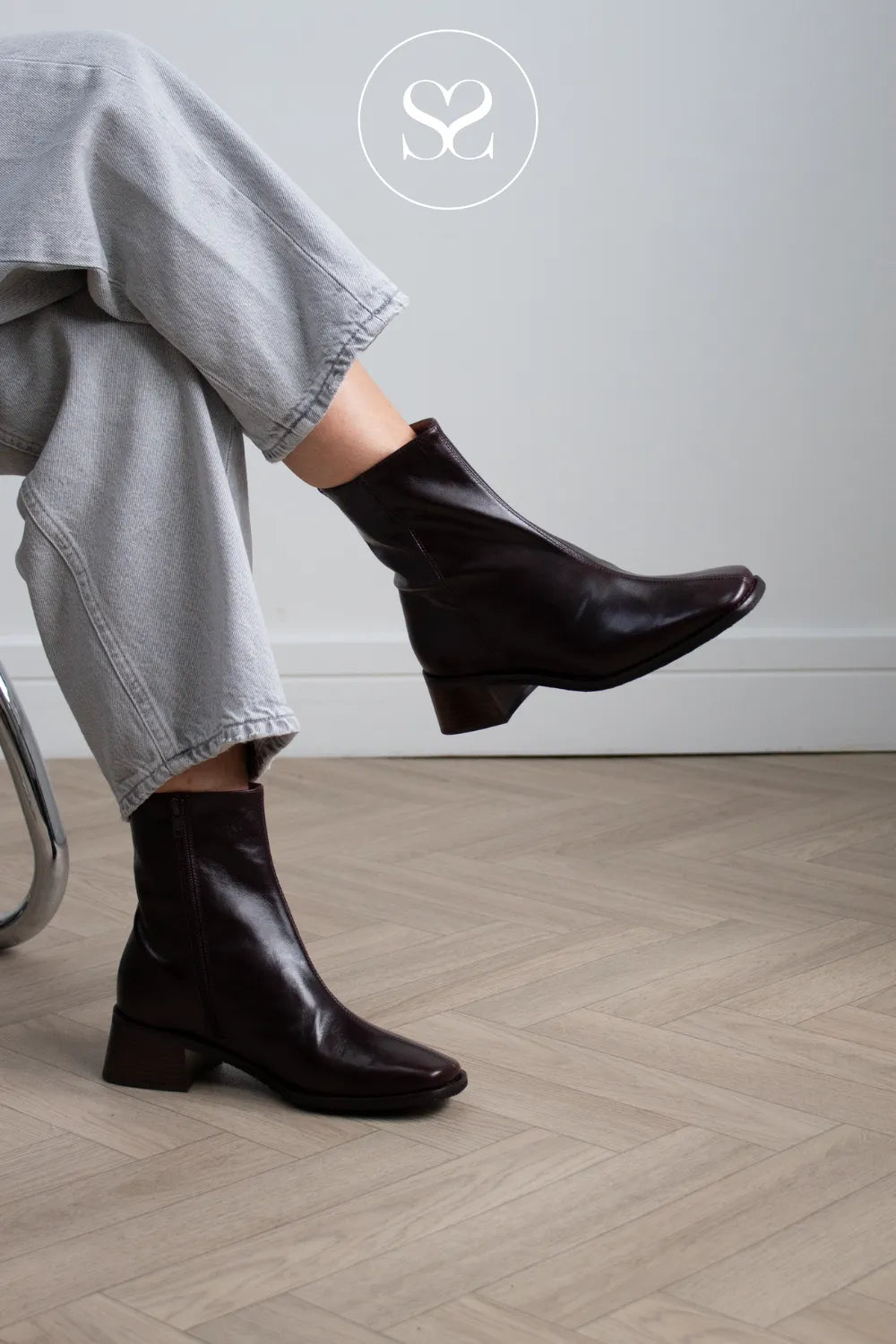 Wonders Chocolate Brown Block Heel Ankle Boots D-1601