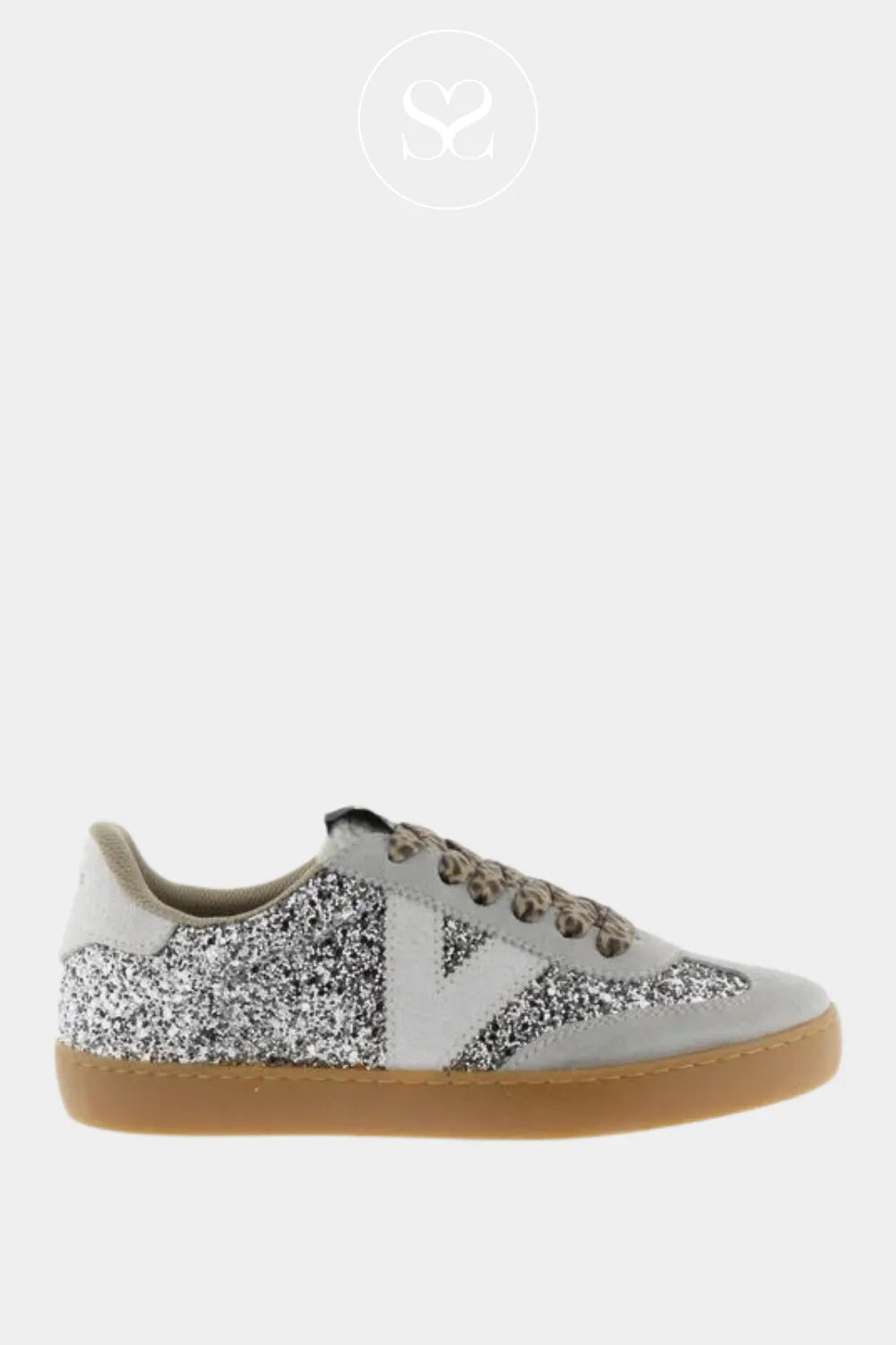 VICTORIA SILVER GLITTER TRAINERS FOR WOMEN 1126223 LOW PROFILE TRAINERS WITH GUM SOLE AND GREY SUEDE TOE CAP