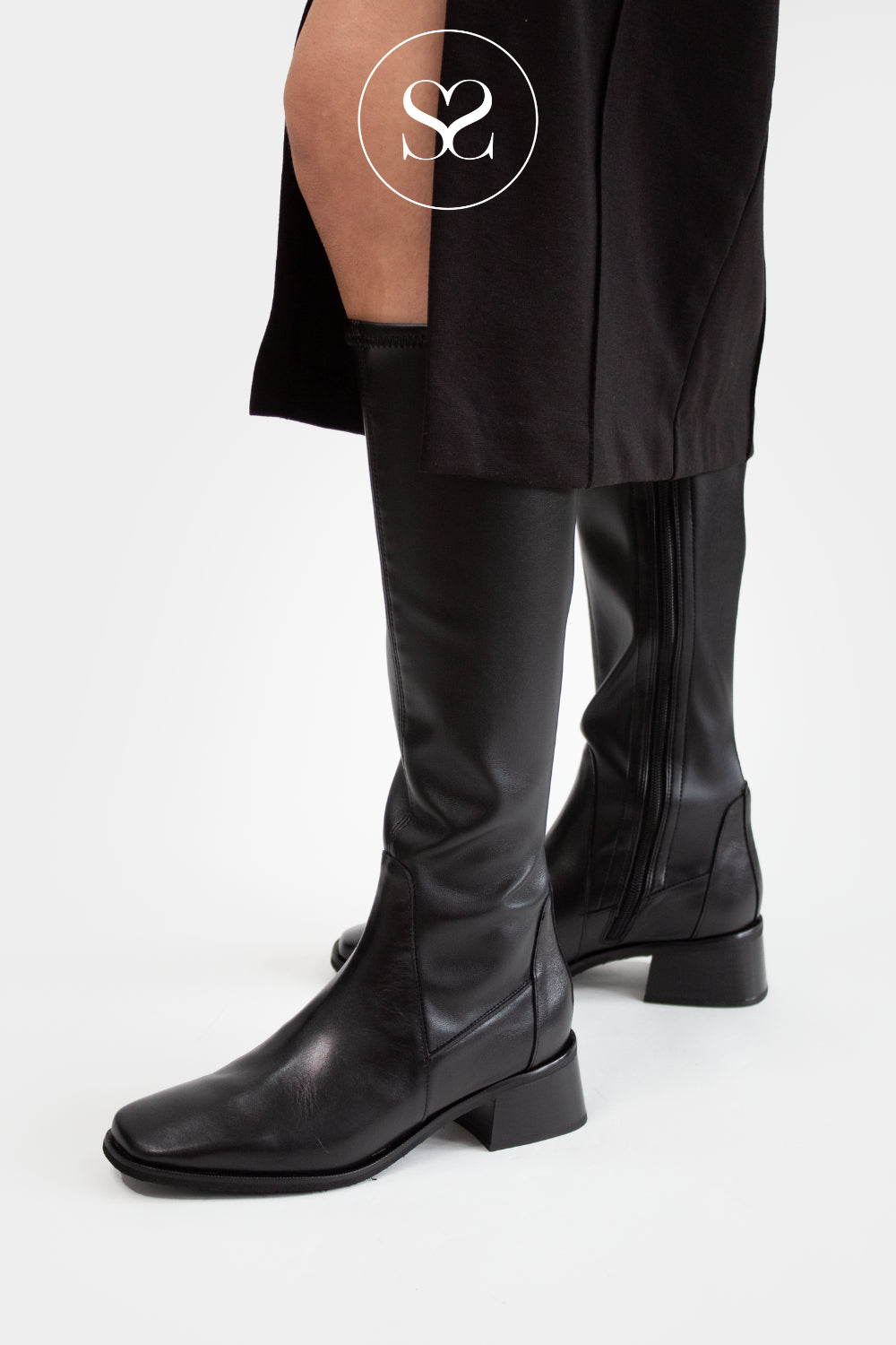 WONDERS BLACK STRETCH BLOCK HEEL KNEE HIGH BOOTS D-1603
