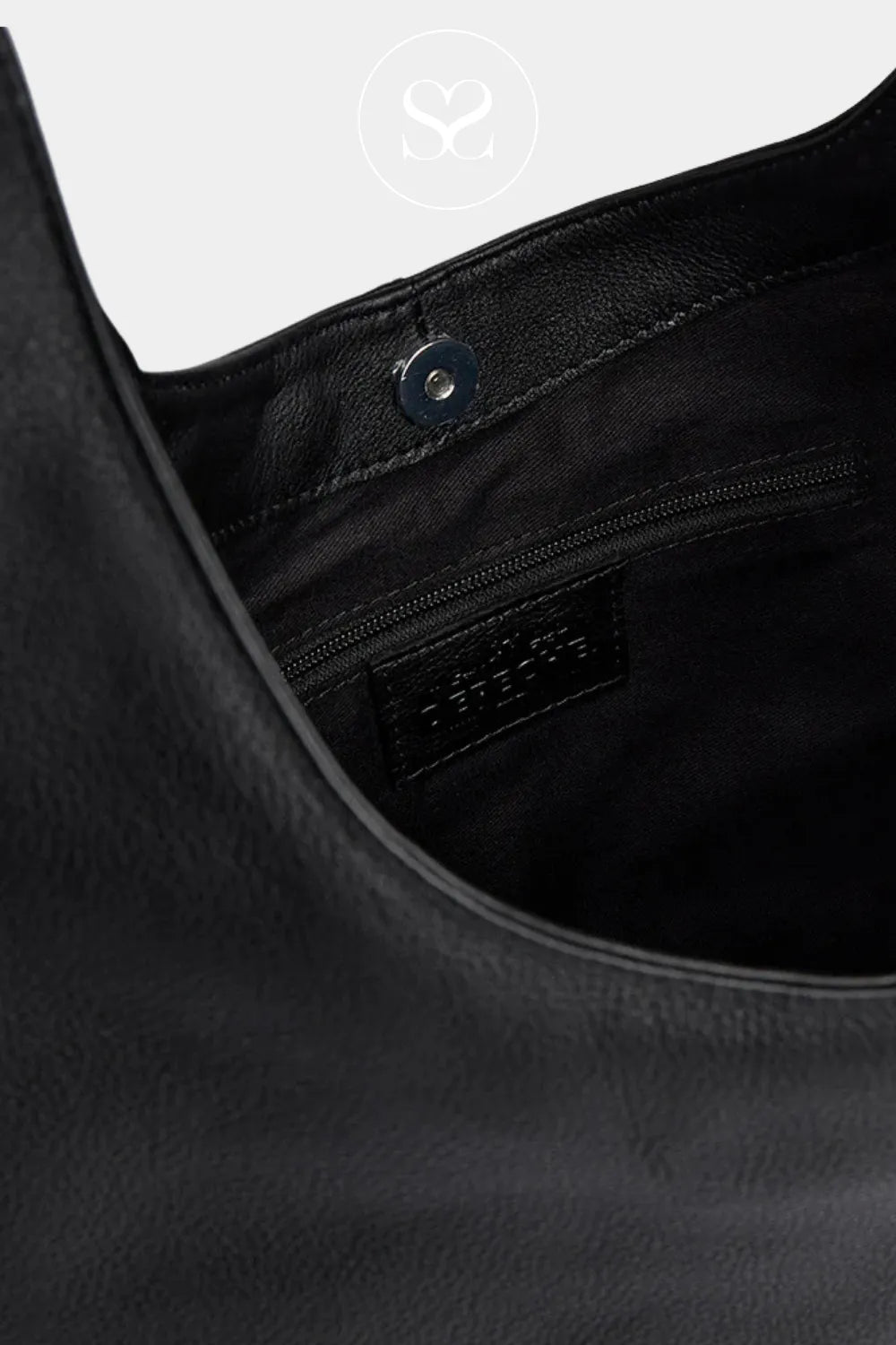 DEPECHE BLACK LEATHER  SHOULDER BAG