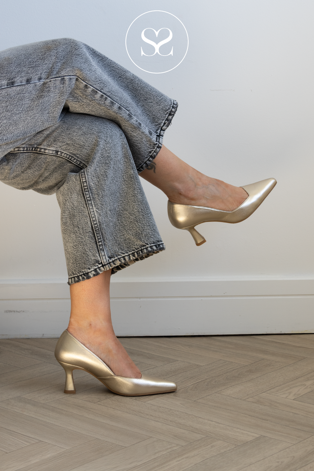 LODI GENIUS GOLD LEATHER FLARED HEEL COURT SHOES