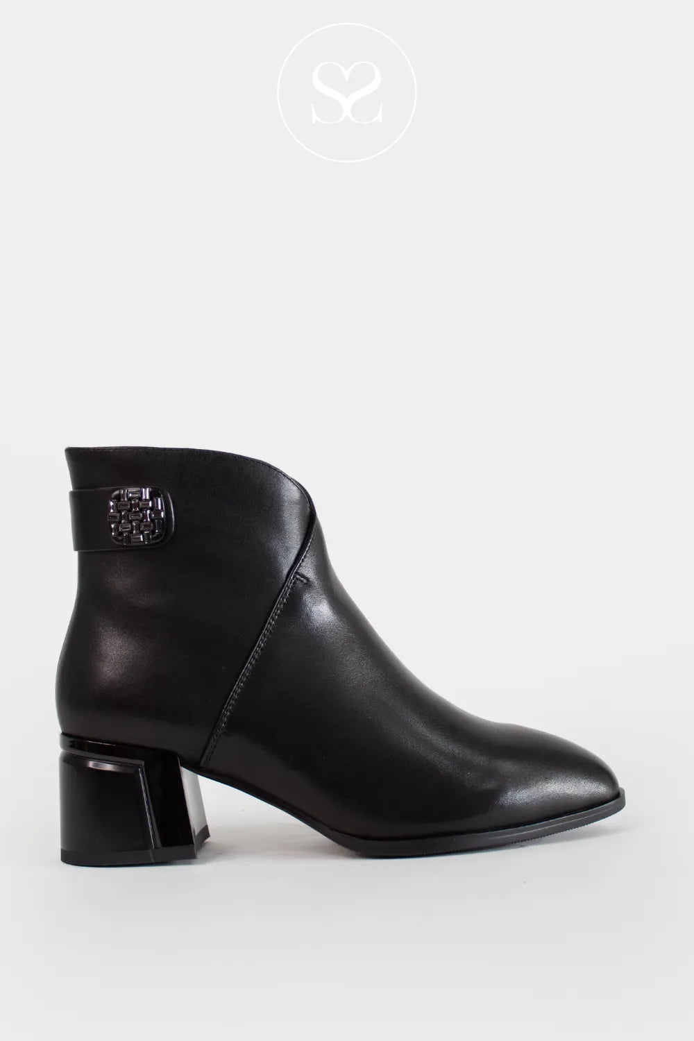 LORETTA VITALE BLACK POINTED TOE BLOCK HEEL ANKLE BOOTS  C9629 FOR WOMEN WITH PATENT  BLOCK HEEL AND METAL DESIGN DETAIL