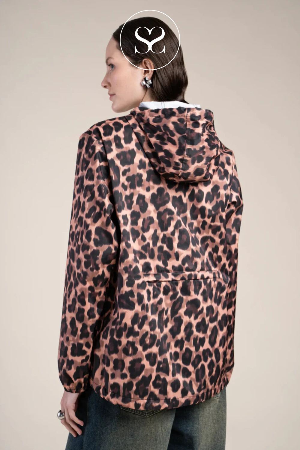 OVERSIZED ANIMAL PRINT RAIN JACKET FOR WOMEN WITH HOOD AND POCKETS FROM FLOTTE