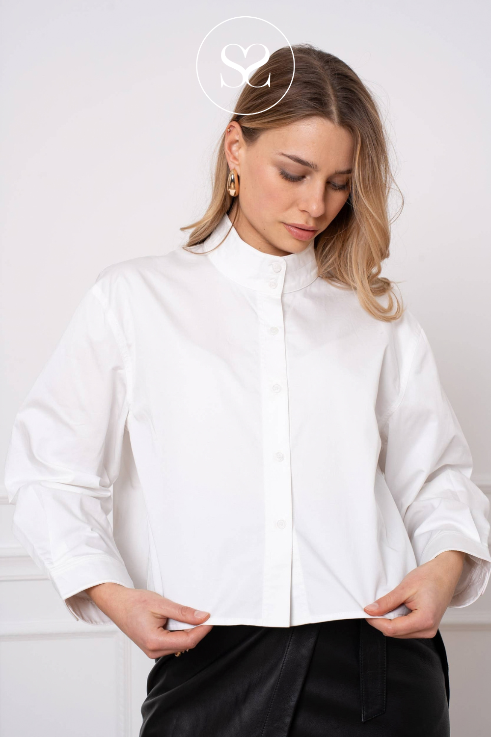 White Cropped High-Collar Shirt — JW015