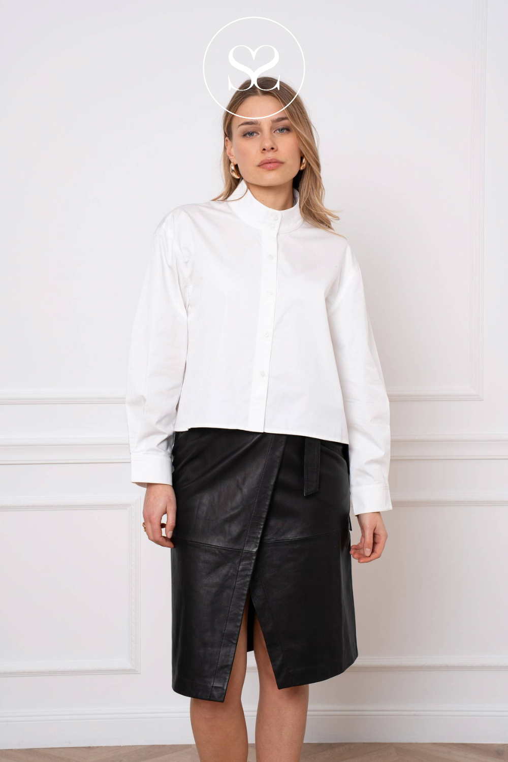 White Cropped High-Collar Shirt — JW015