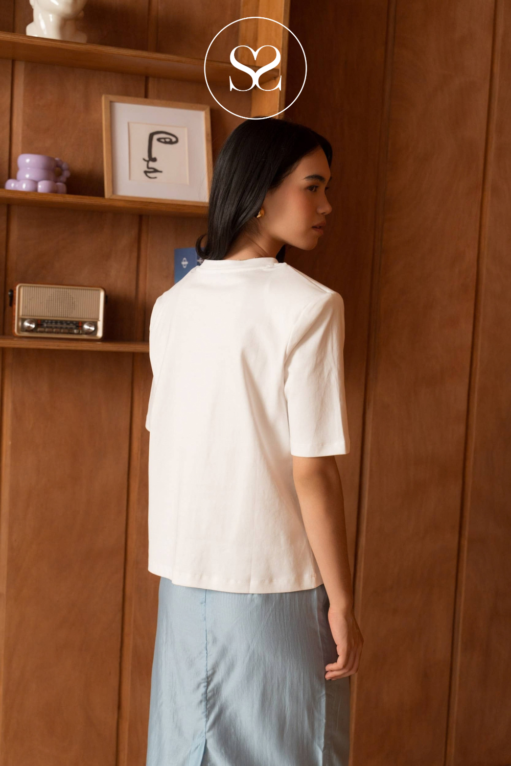 White Boxy T-shirt with Shoulder Pads — JW062
