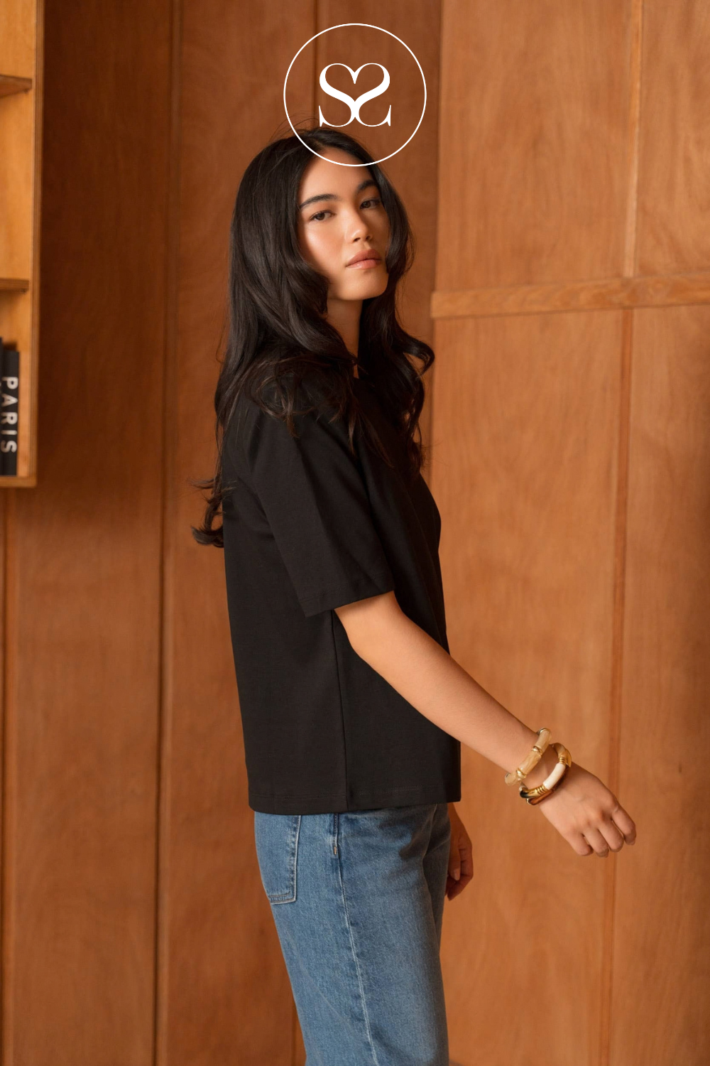 Black Boxy T-shirt with Shoulder Pads — JW062