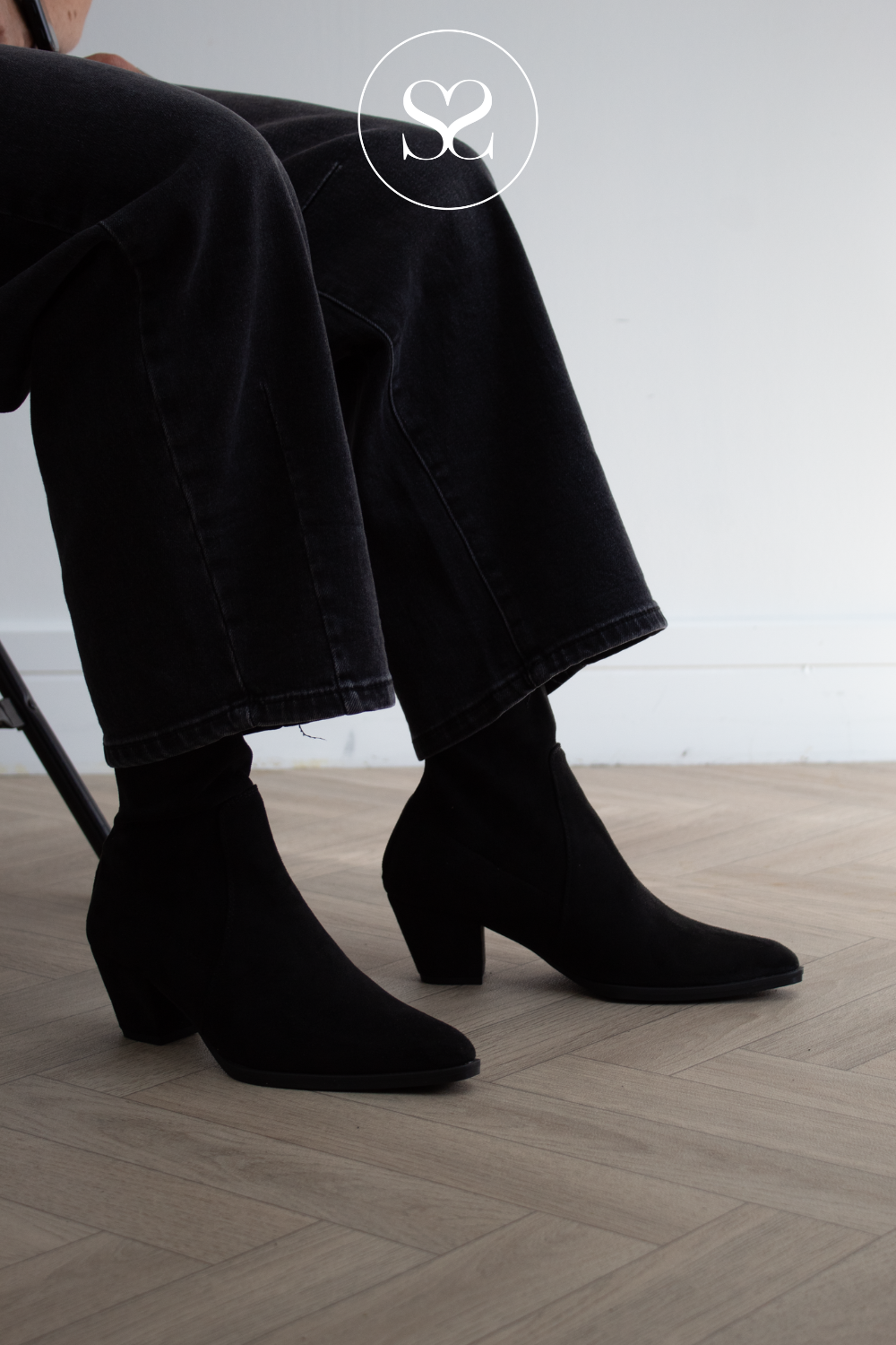 Unisa Black Suede western ankle boots - Lotus