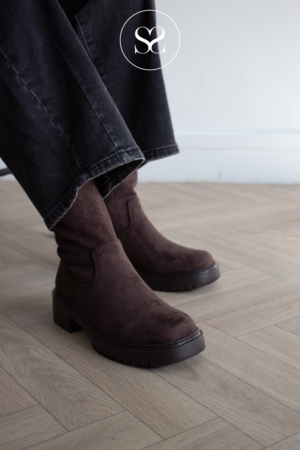 Unisa Brown Suede Ankle Boot - Guido