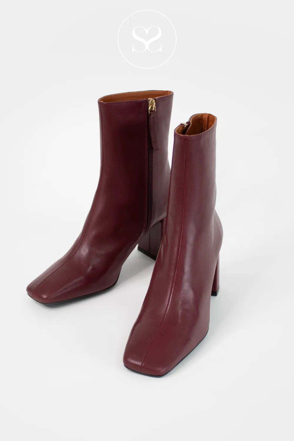 ANGEL ALARCON BURGUNDY BLOCK HEELED ANKLE BOOTS - DRIMIA