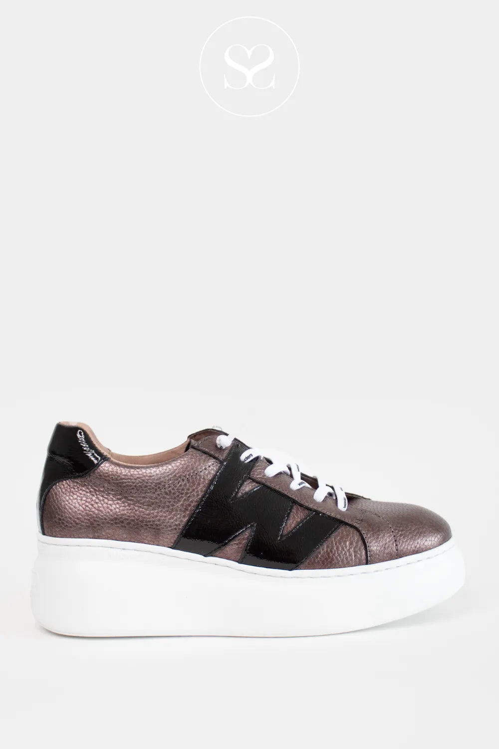 WONDERS A-2660 PULL ON LEATHER TRAINERS WITH ELASTICATED LACES