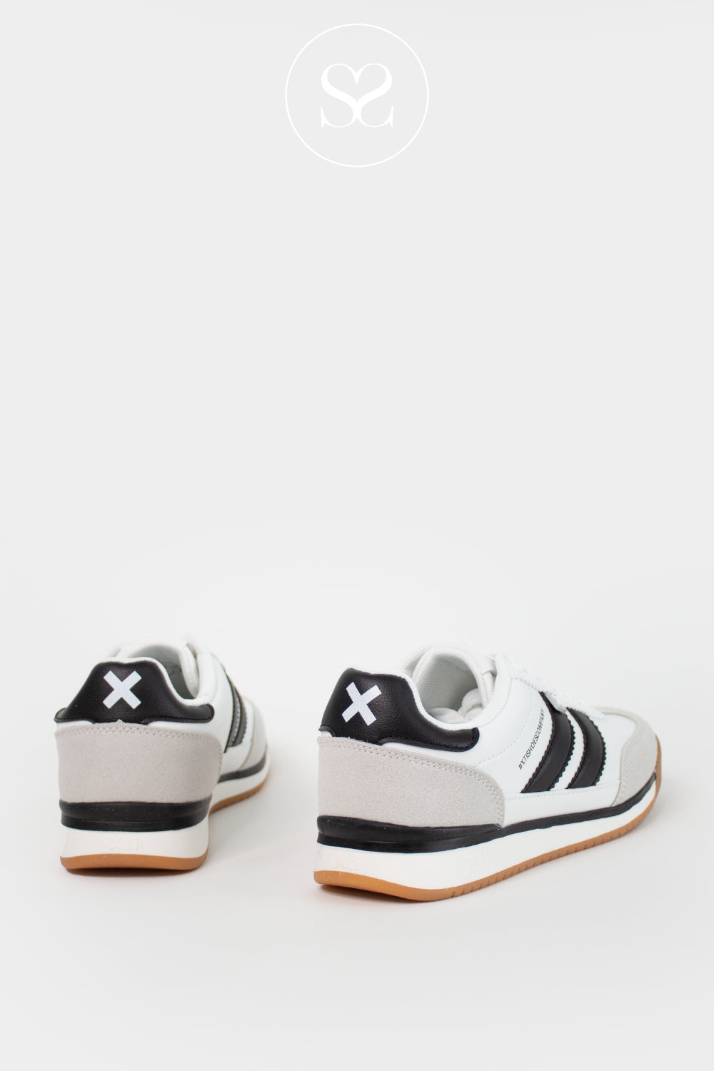 XTI WHITE/BLACK SPORTY RETRO TRAINER - 144587