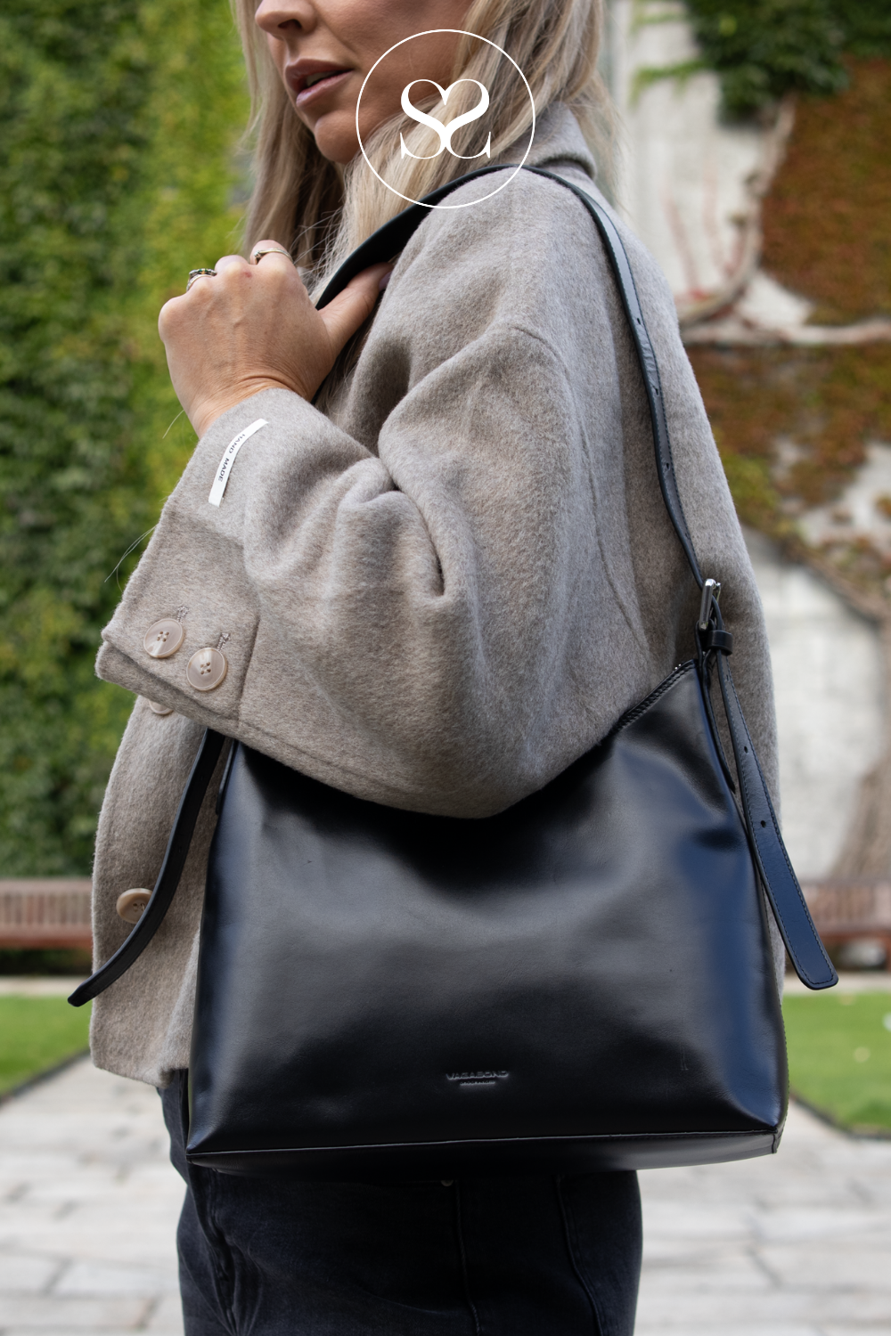 Vagabond Black Shoulder Bag - Bari- BN01-001-20