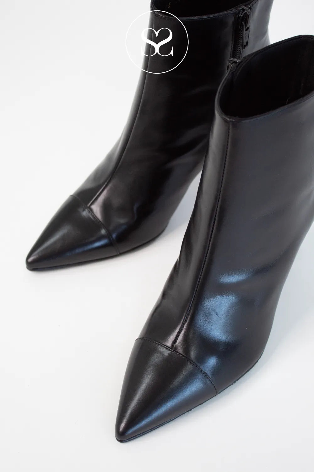 LODI BLACK FLARED HEEL POINTED TOE ANKLE BOOT RACON