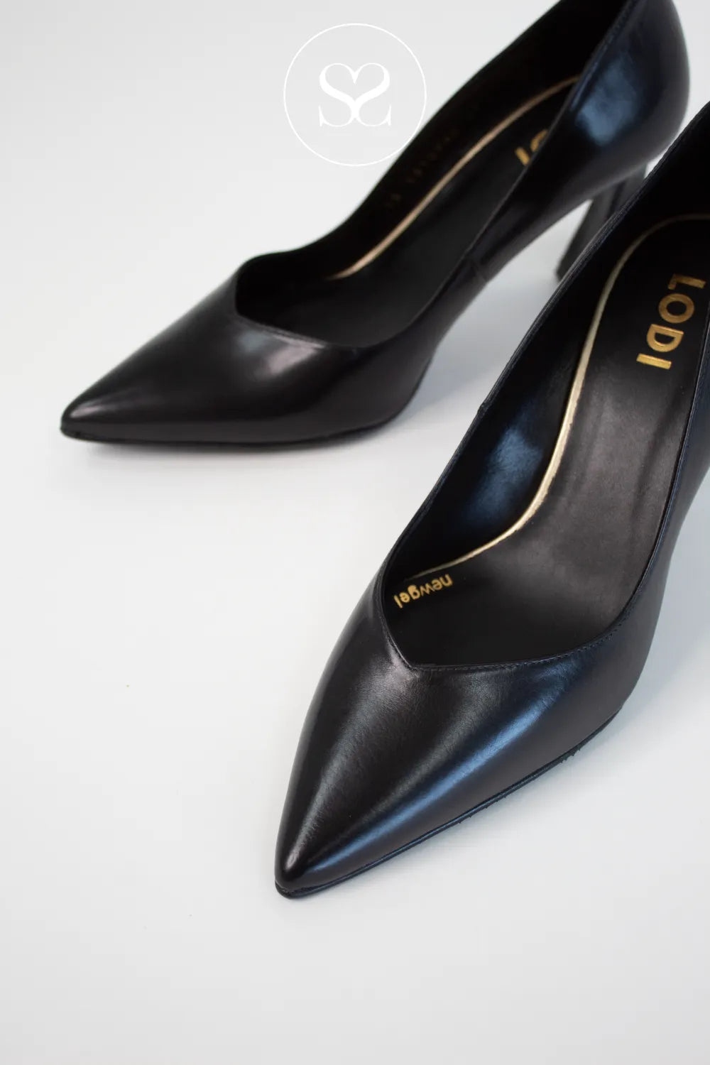 LODI BLACK FLARED HEEL POINTED TOE COURT SHOES RALINA